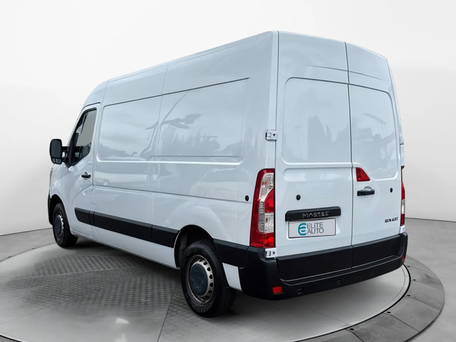 Acheter une renault MASTER FGN TRAC F3300 L2H2 BLUE DCI 135 d’occasion avec 71576km disponible immédiatement - photo 3