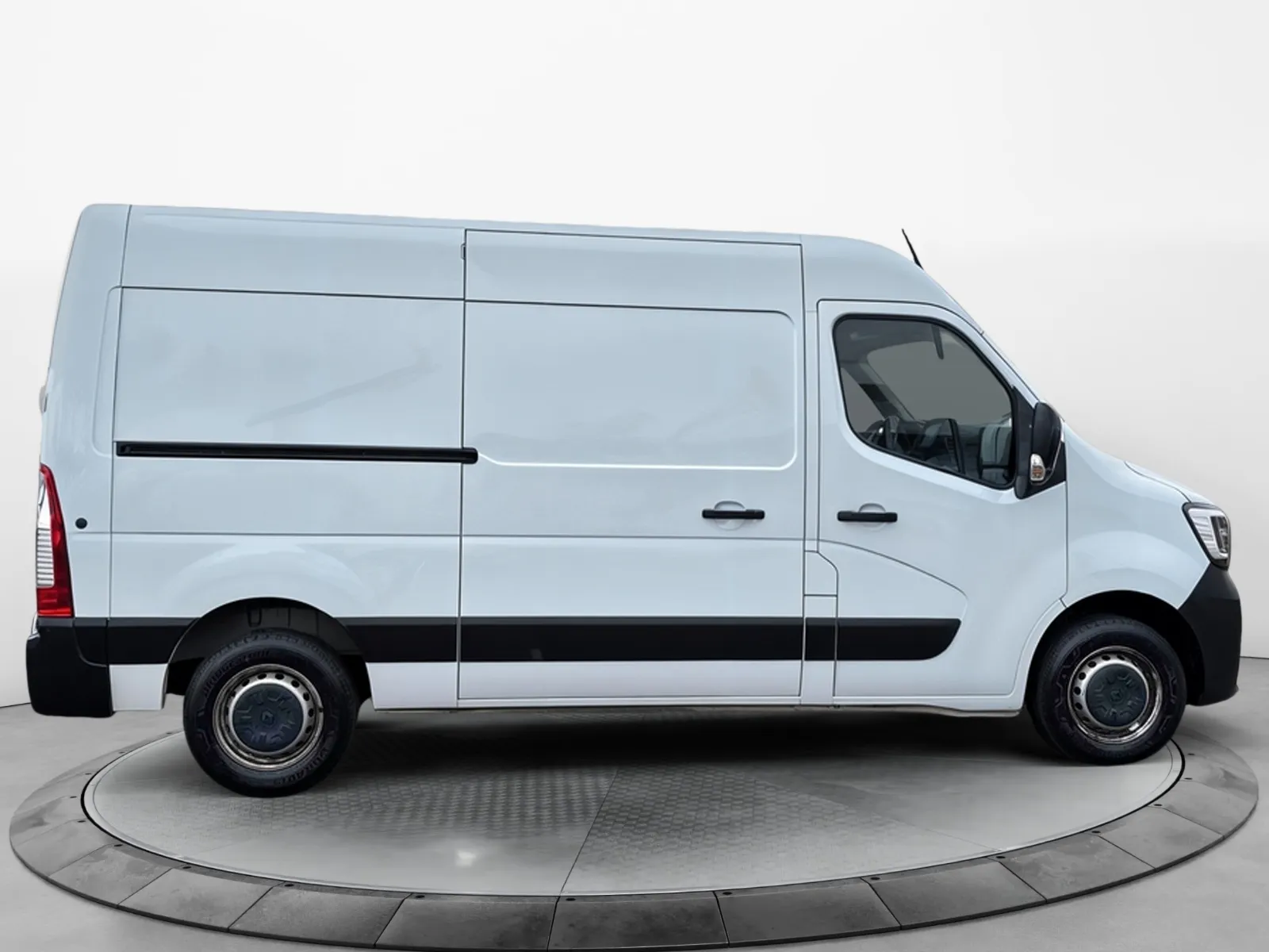 Acheter une renault MASTER FGN TRAC F3300 L2H2 BLUE DCI 135 d’occasion avec 71576km disponible immédiatement - photo 6