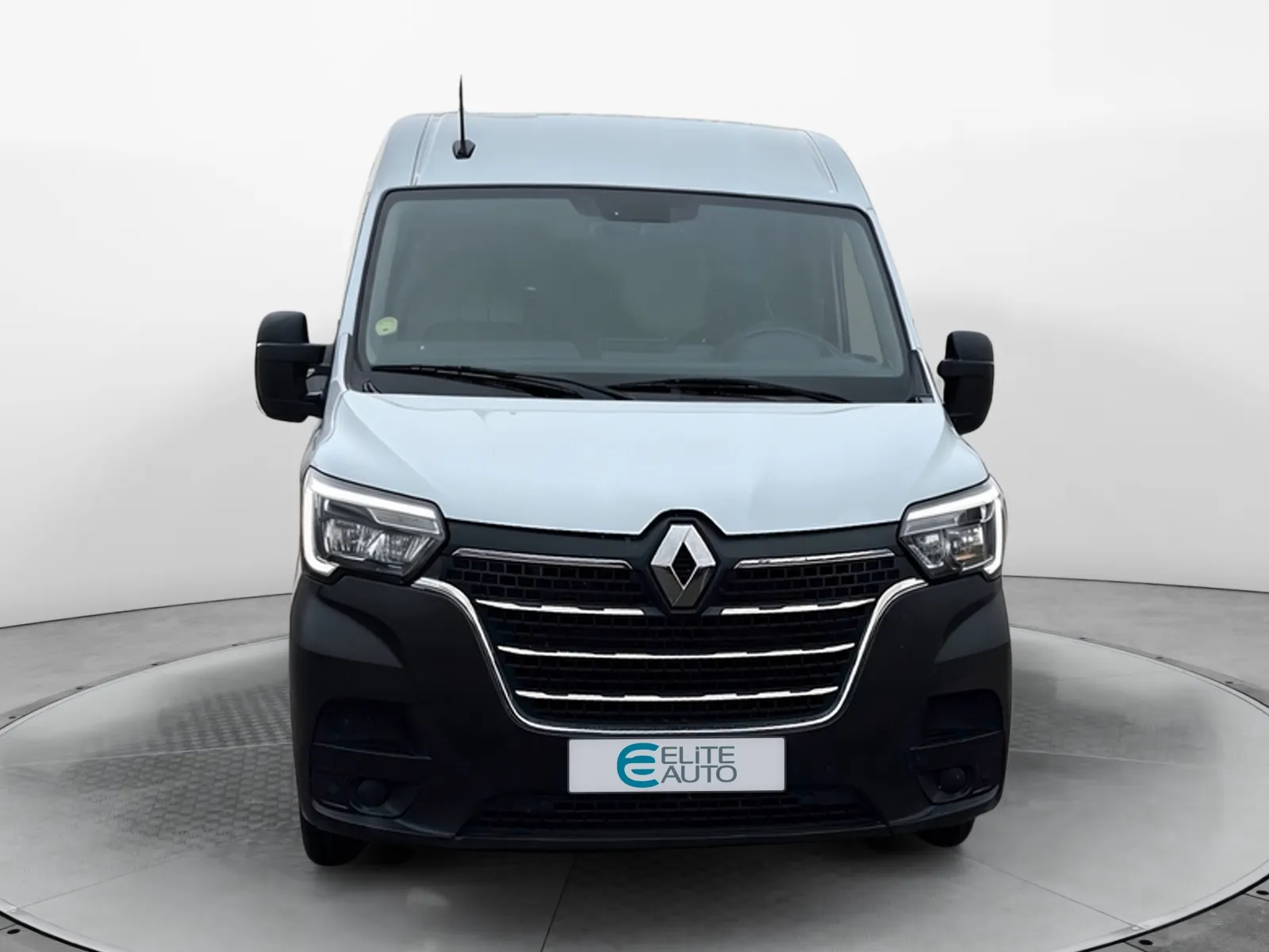 Acheter une renault MASTER FGN TRAC F3300 L2H2 BLUE DCI 135 d’occasion avec 71576km disponible immédiatement - photo 8