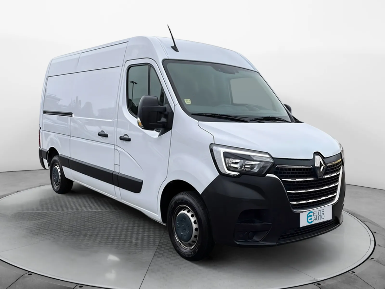 Acheter une renault MASTER FGN TRAC F3300 L2H2 BLUE DCI 135 d’occasion avec 71576km disponible immédiatement - photo 7