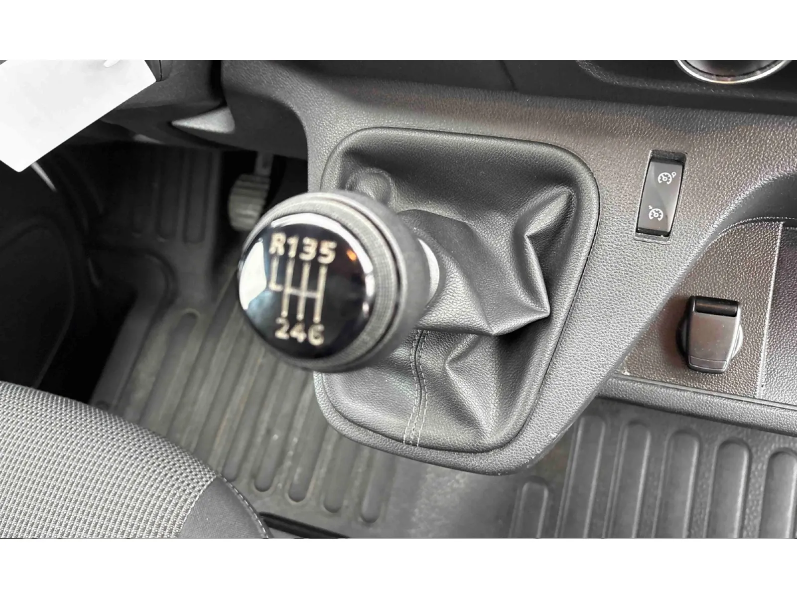 Acheter une renault MASTER FGN TRAC F3300 L2H2 BLUE DCI 135 d’occasion avec 71576km disponible immédiatement - photo 18