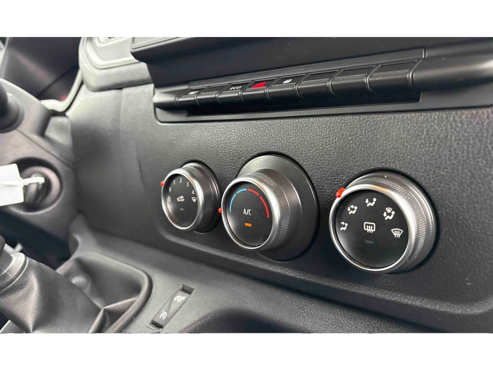 Acheter une renault MASTER FGN TRAC F3300 L2H2 BLUE DCI 135 d’occasion avec 71576km disponible immédiatement - photo 17