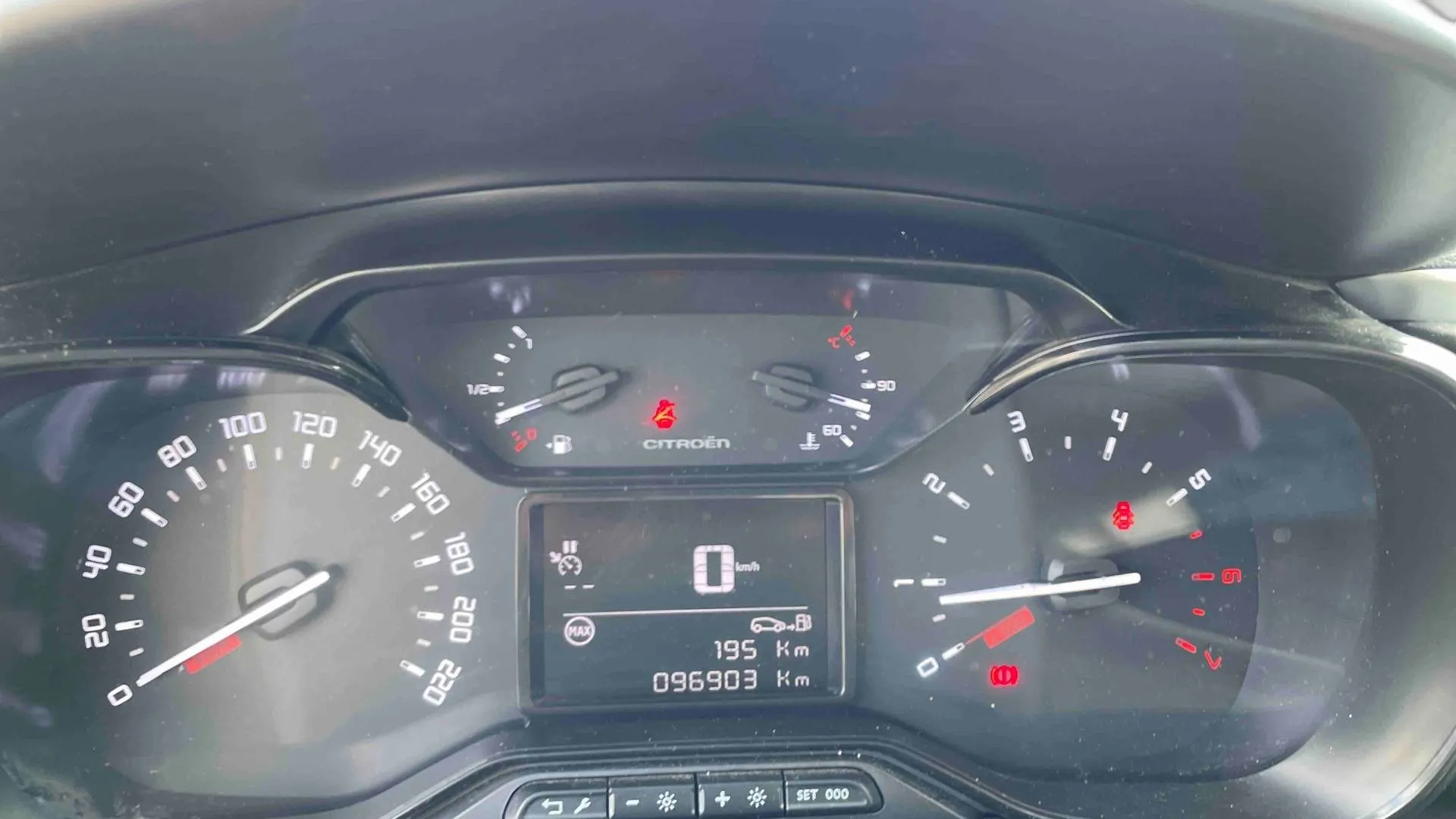 Acheter une citroen C3 SOCIETE BLUEHDI 100 S&S BVM6 d’occasion avec 96886km disponible immédiatement - photo 17