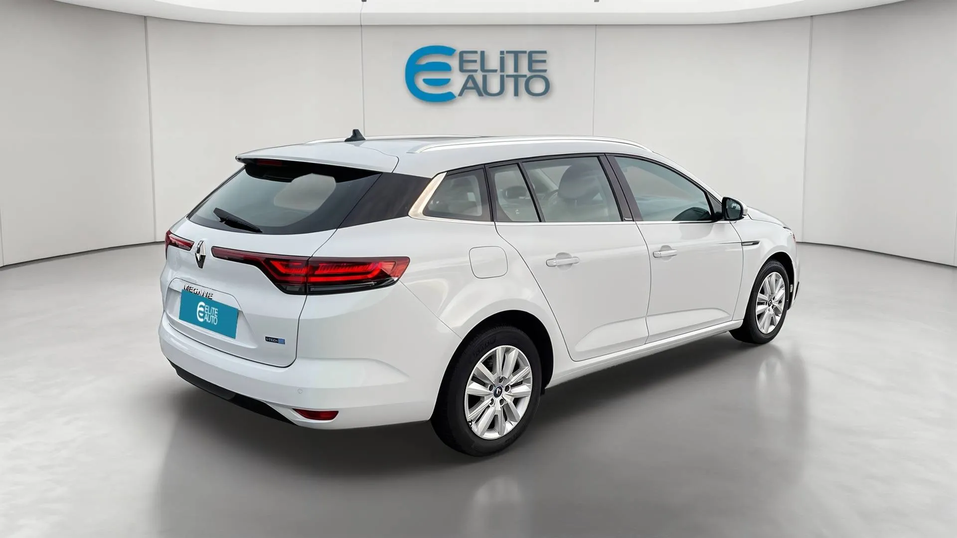 Acheter une renault Mégane IV Estate E-TECH Plug-In Hybride 160 d’occasion avec 89149km disponible immédiatement - photo 3