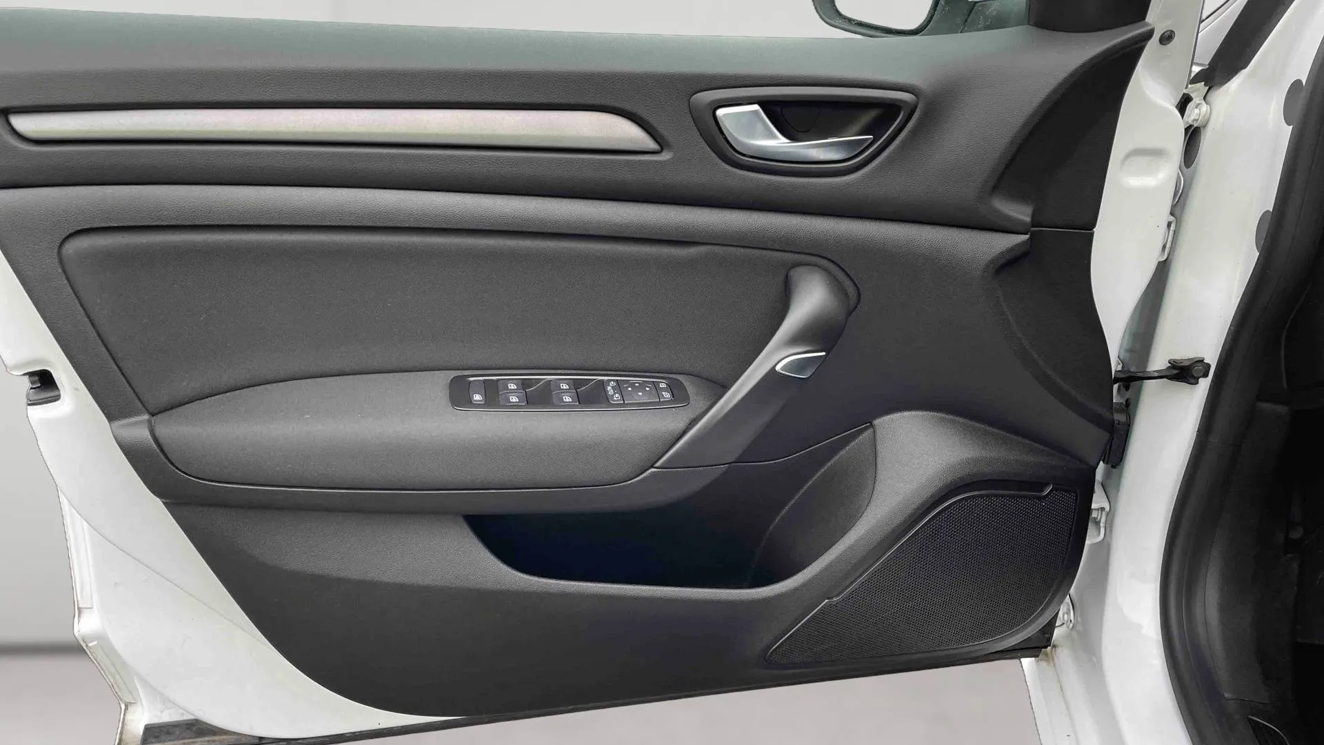 Acheter une renault Mégane IV Estate E-TECH Plug-In Hybride 160 d’occasion avec 89149km disponible immédiatement - photo 16
