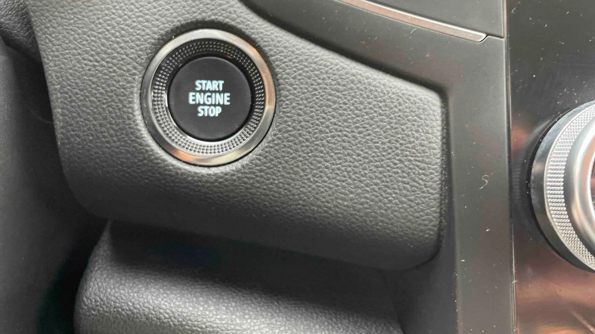 Acheter une renault Mégane IV Berline E-TECH Plug-In Hybride 160 - 21N d’occasion avec 31033km disponible immédiatement - photo 22