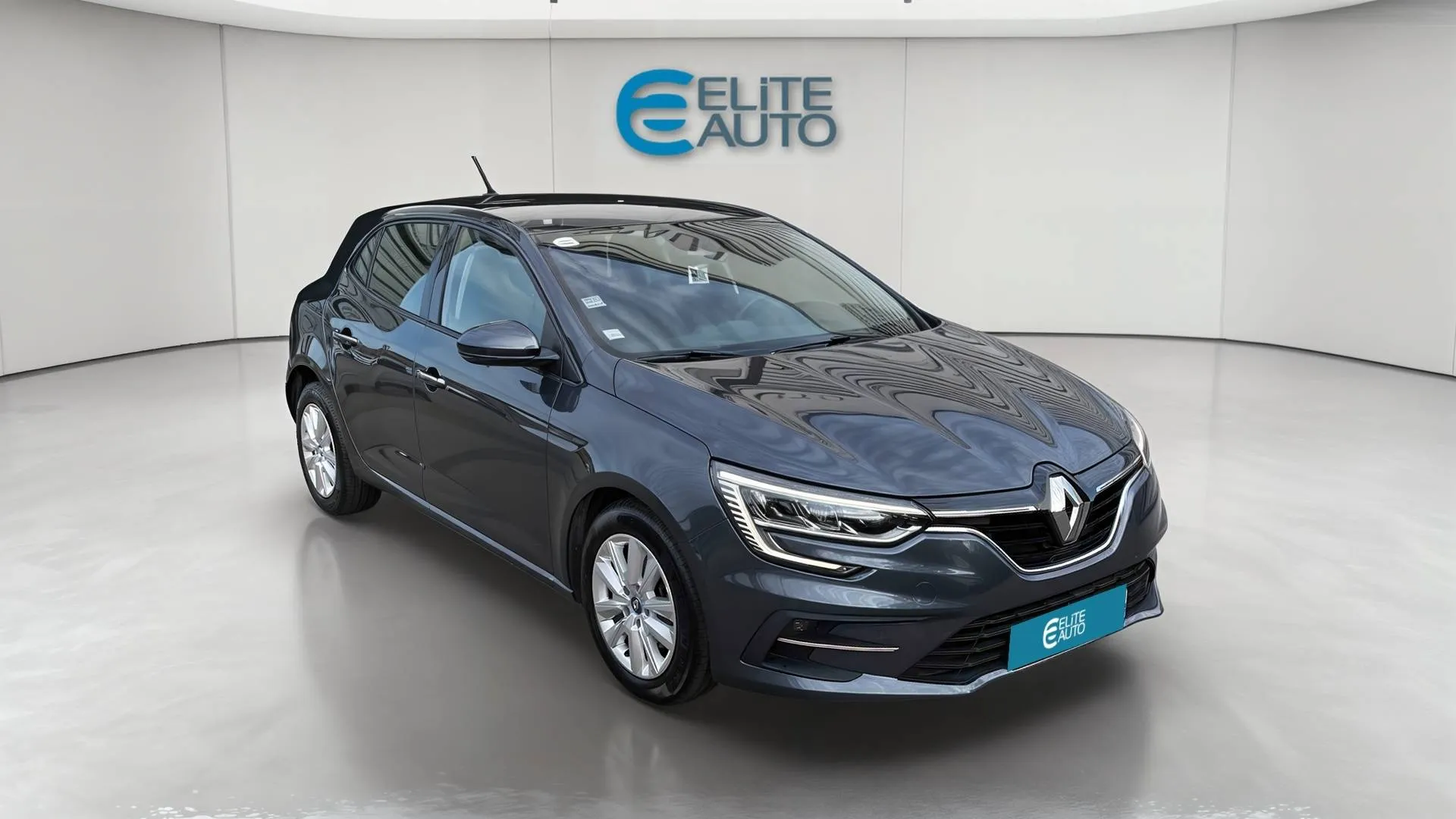 Acheter une renault Mégane IV Berline E-TECH Plug-In Hybride 160 - 21N d’occasion avec 31033km disponible immédiatement - photo 6