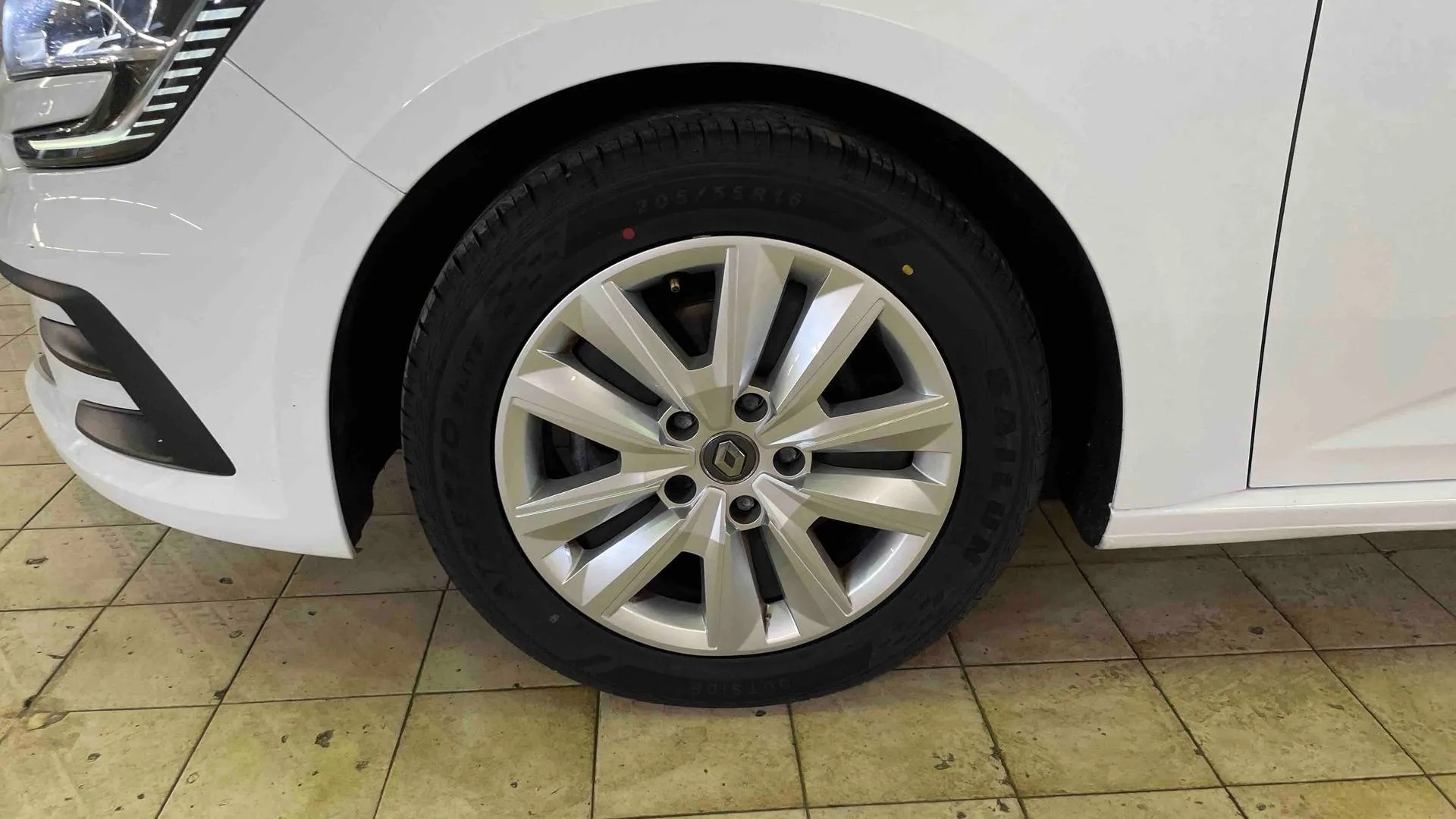 Acheter une renault Mégane IV Berline Blue dCi 115 - 20 d’occasion avec 71392km disponible immédiatement - photo 27