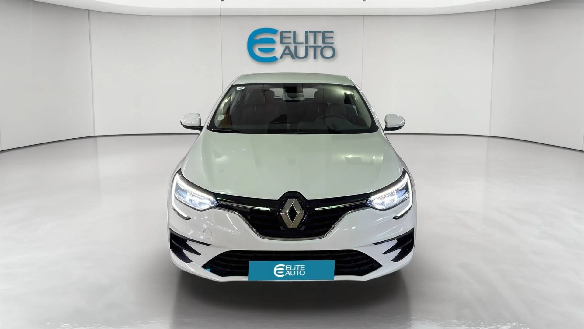 Acheter une renault Mégane IV Berline Blue dCi 115 - 20 d’occasion avec 71392km disponible immédiatement - photo 5