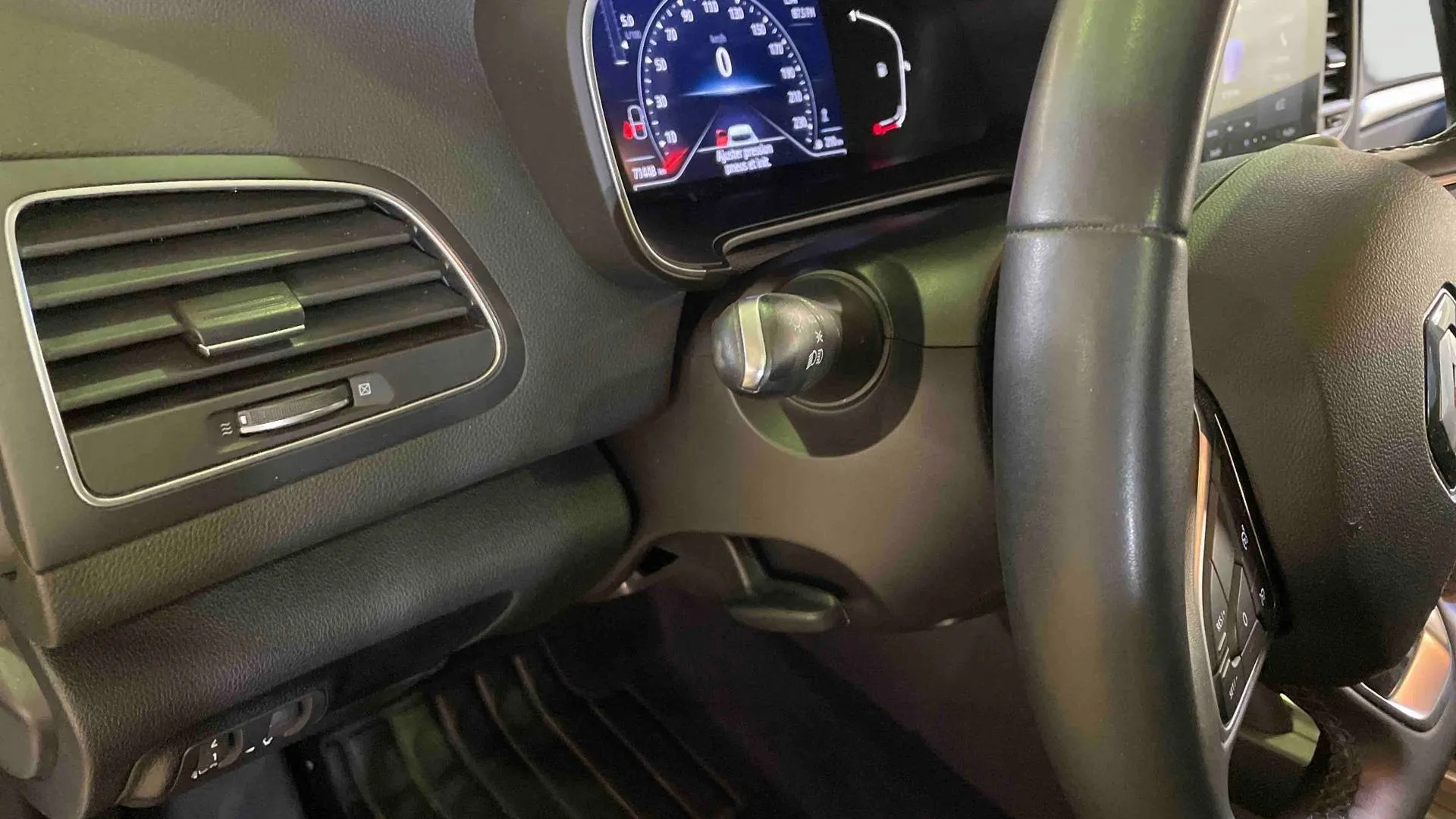 Acheter une renault Mégane IV Berline Blue dCi 115 - 20 d’occasion avec 71392km disponible immédiatement - photo 18