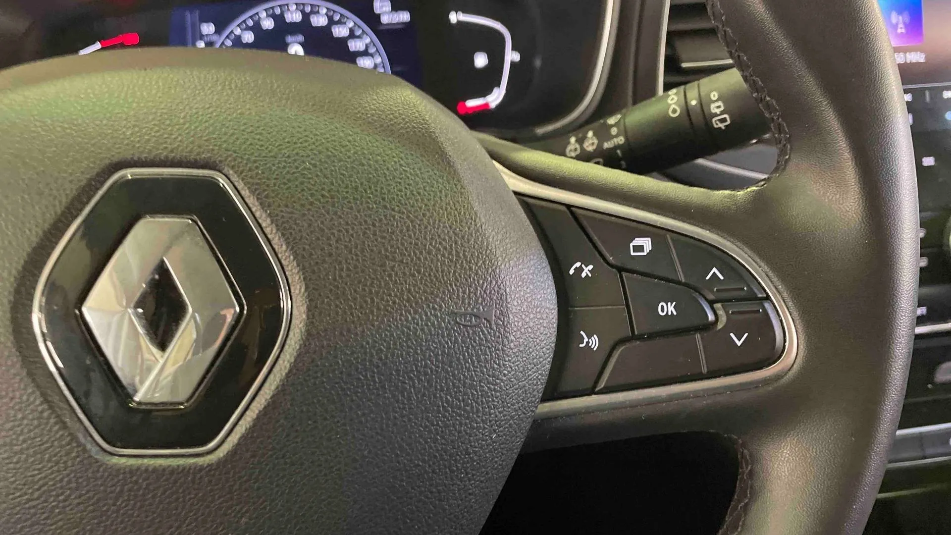 Acheter une renault Mégane IV Berline Blue dCi 115 - 20 d’occasion avec 71392km disponible immédiatement - photo 20