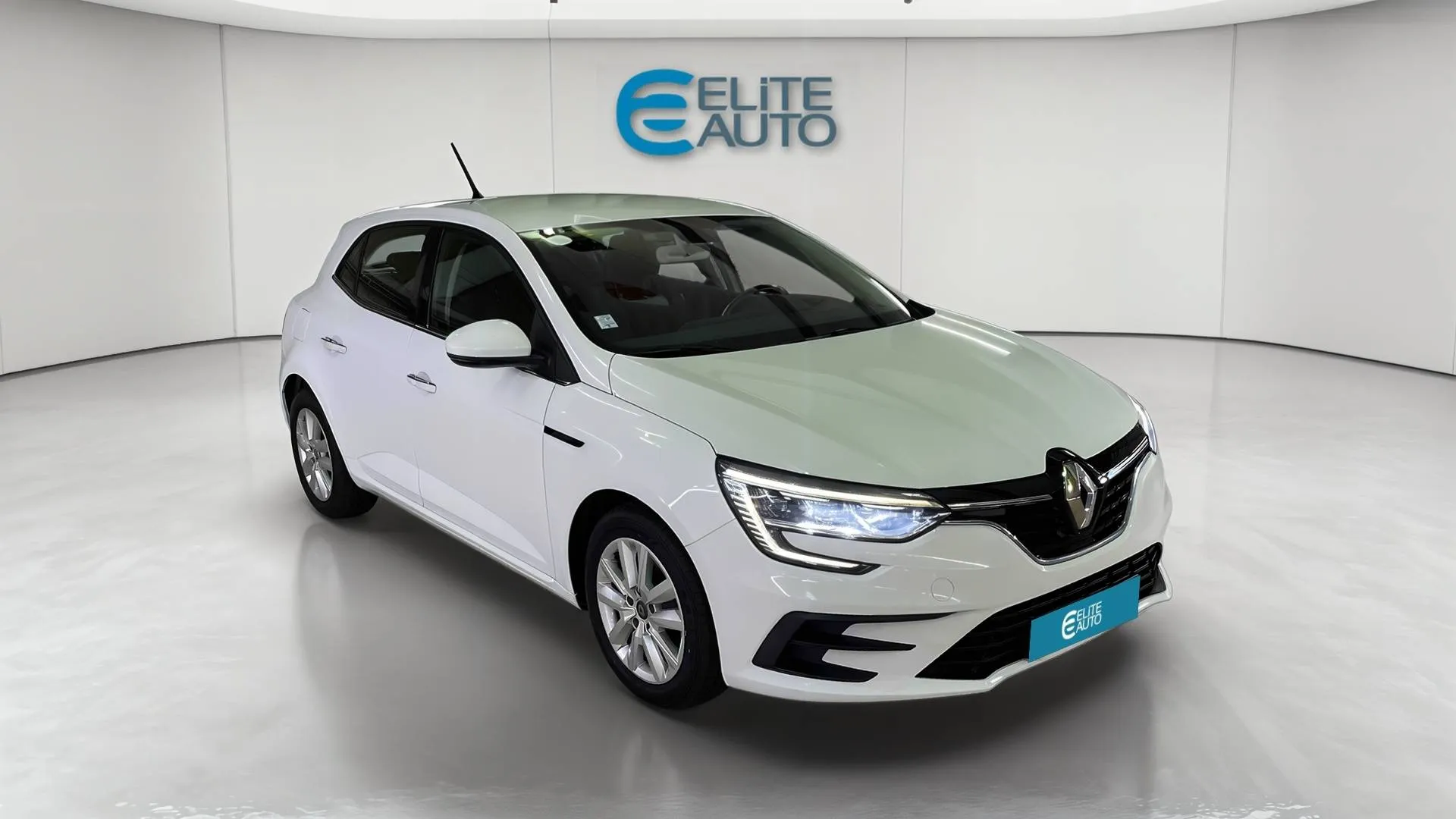 Acheter une renault Mégane IV Berline Blue dCi 115 - 20 d’occasion avec 71392km disponible immédiatement - photo 6