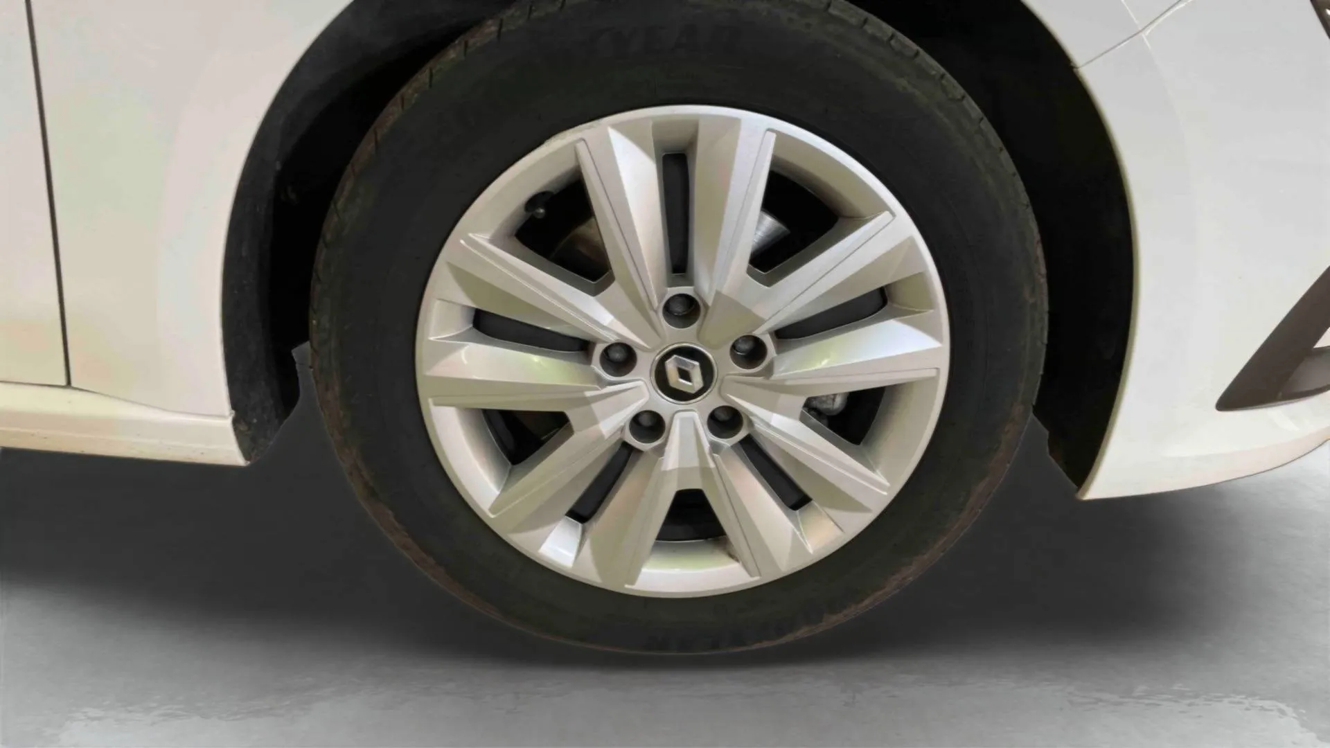 Acheter une renault Mégane IV Berline Blue dCi 115 EDC - 21N d’occasion avec 95614km disponible immédiatement - photo 14