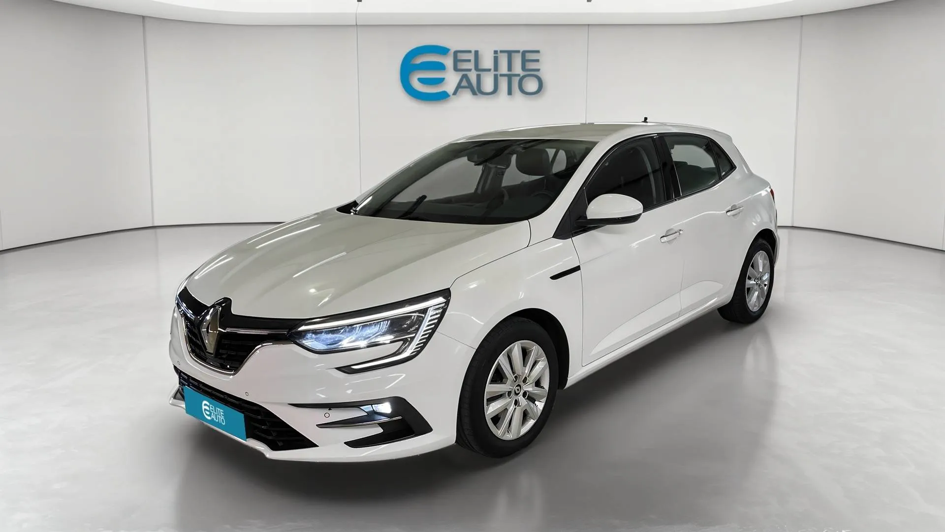 Acheter une renault Mégane IV Berline Blue dCi 115 EDC - 21N d’occasion avec 95614km disponible immédiatement - photo 1