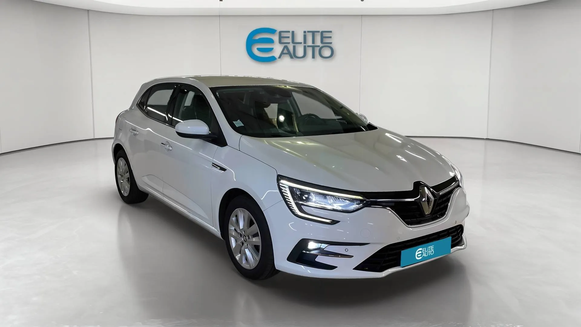 Acheter une renault Mégane IV Berline Blue dCi 115 EDC - 21N d’occasion avec 95614km disponible immédiatement - photo 6