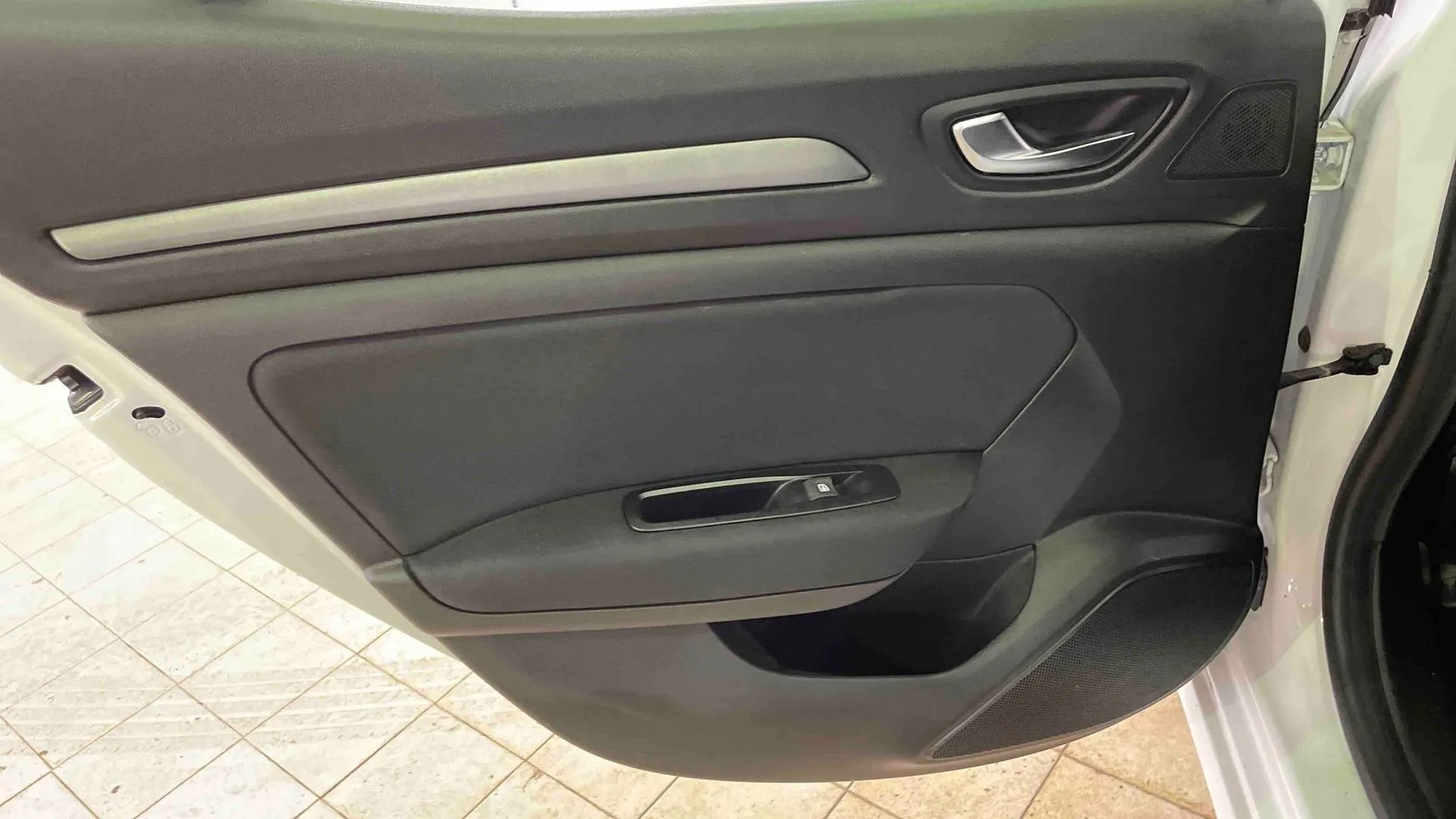 Acheter une renault Mégane IV Berline Blue dCi 115 EDC - 21N d’occasion avec 95614km disponible immédiatement - photo 29