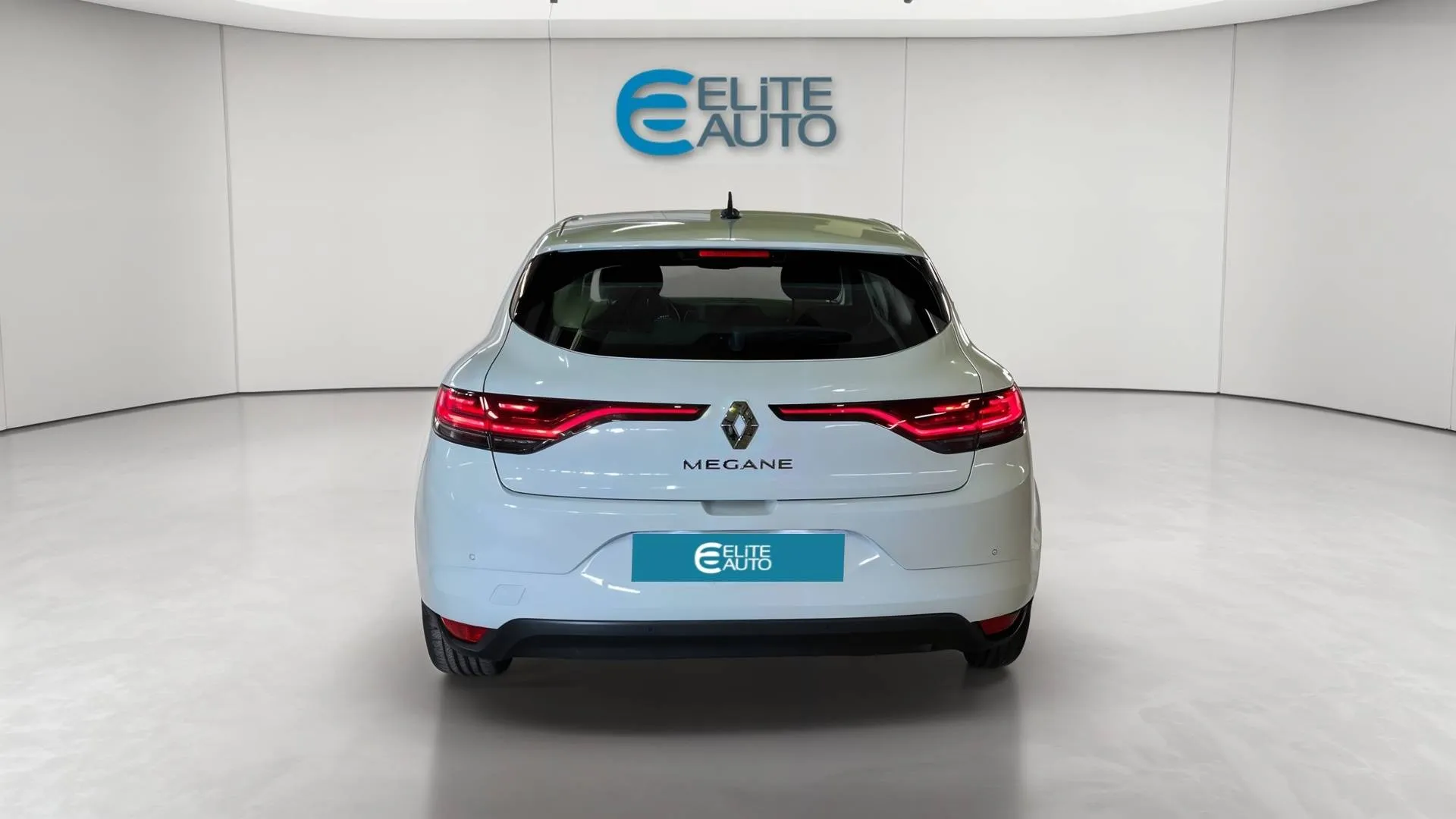 Acheter une renault Mégane IV Berline Blue dCi 115 EDC - 21N d’occasion avec 95614km disponible immédiatement - photo 7