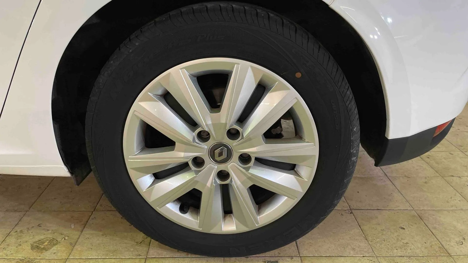 Acheter une renault Mégane IV Berline Blue dCi 115 - 20 d’occasion avec 71392km disponible immédiatement - photo 26