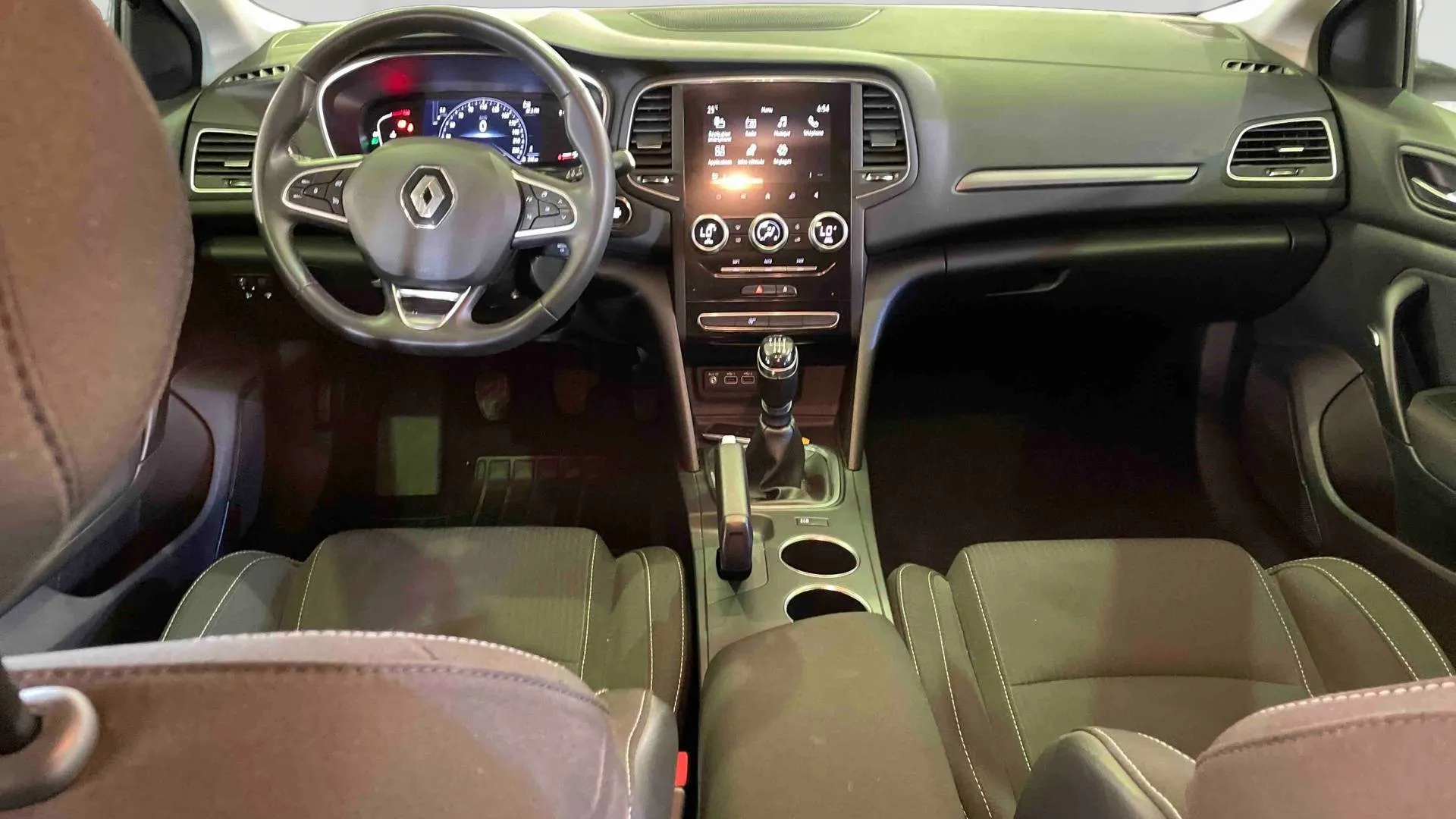 Acheter une renault Mégane IV Berline Blue dCi 115 - 20 d’occasion avec 71392km disponible immédiatement - photo 9