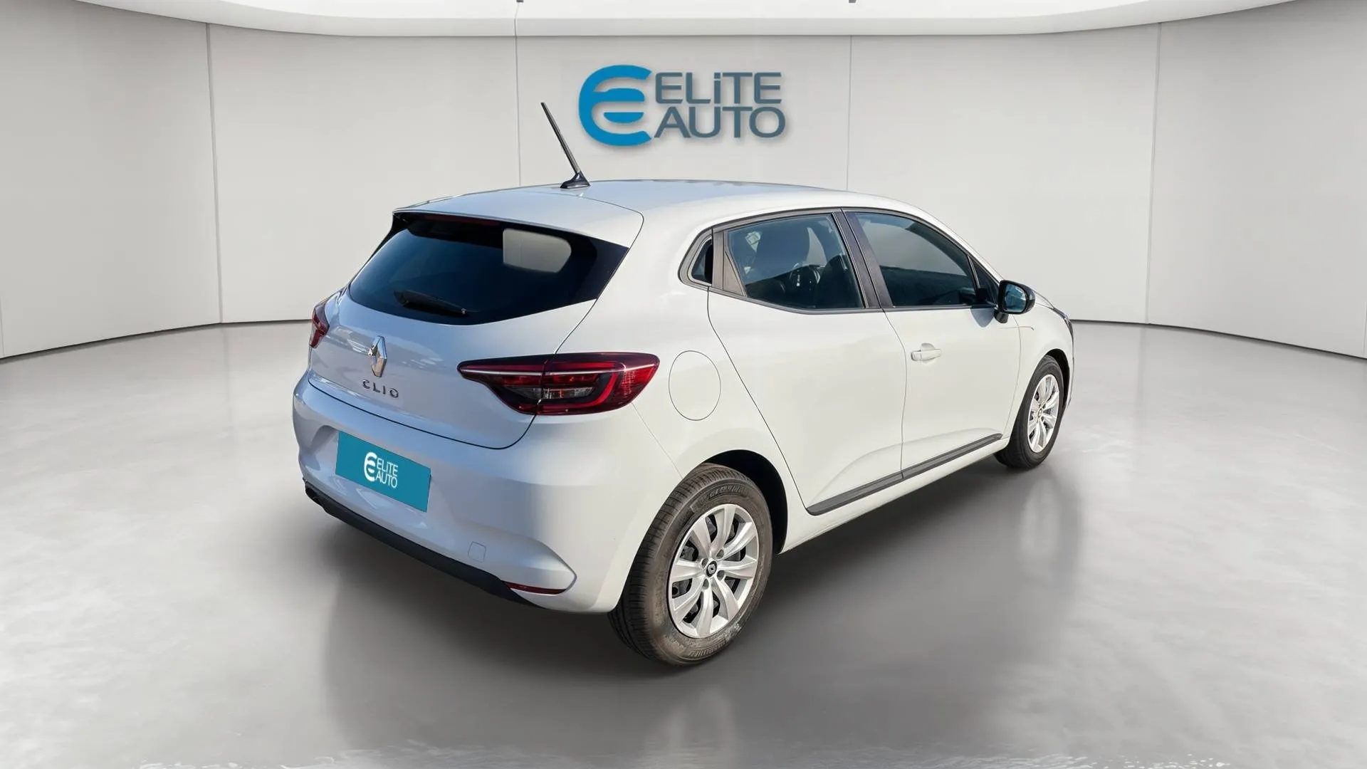 Acheter une renault CLIO SOCIETE BLUE DCI 85 d’occasion avec 57383km disponible immédiatement - photo 3