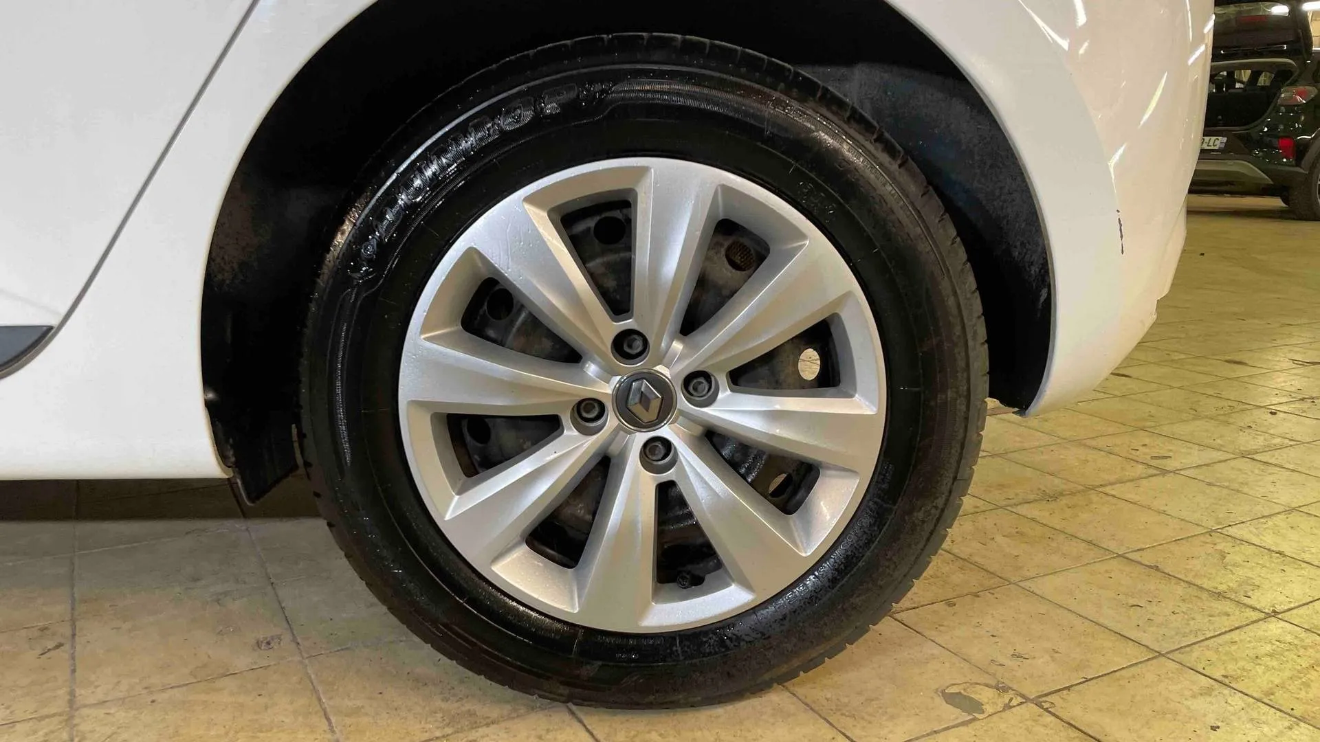 Acheter une renault CLIO SOCIETE BLUE DCI 85 d’occasion avec 104115km disponible immédiatement - photo 26