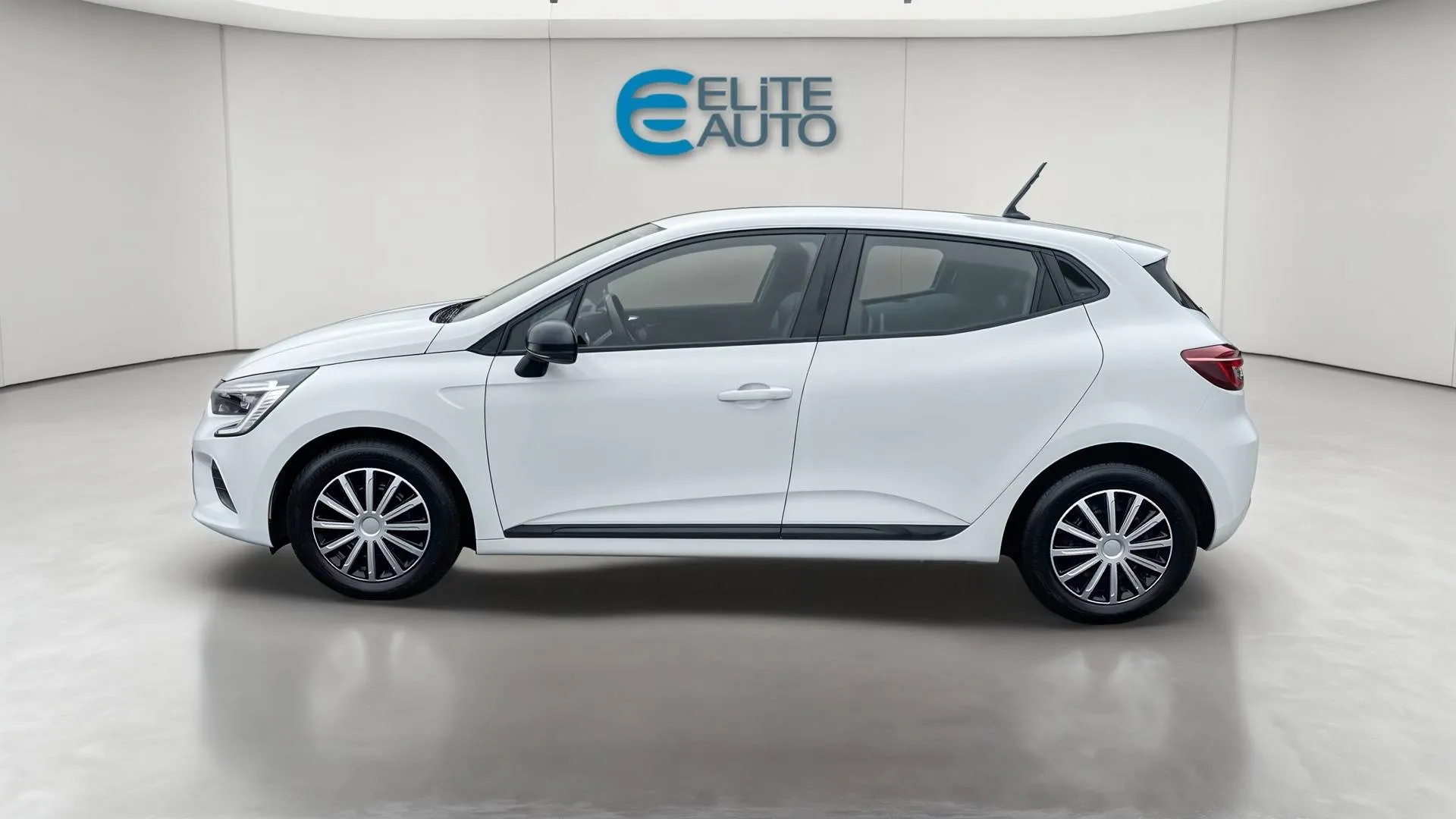 Acheter une renault CLIO SOCIETE BLUE DCI 85 d’occasion avec 77843km disponible immédiatement - photo 4