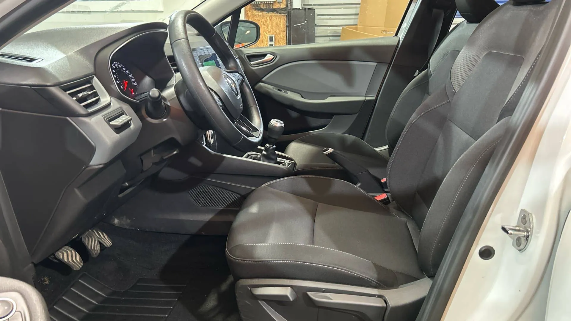 Acheter une renault CLIO SOCIETE BLUE DCI 85 d’occasion avec 96306km disponible immédiatement - photo 10