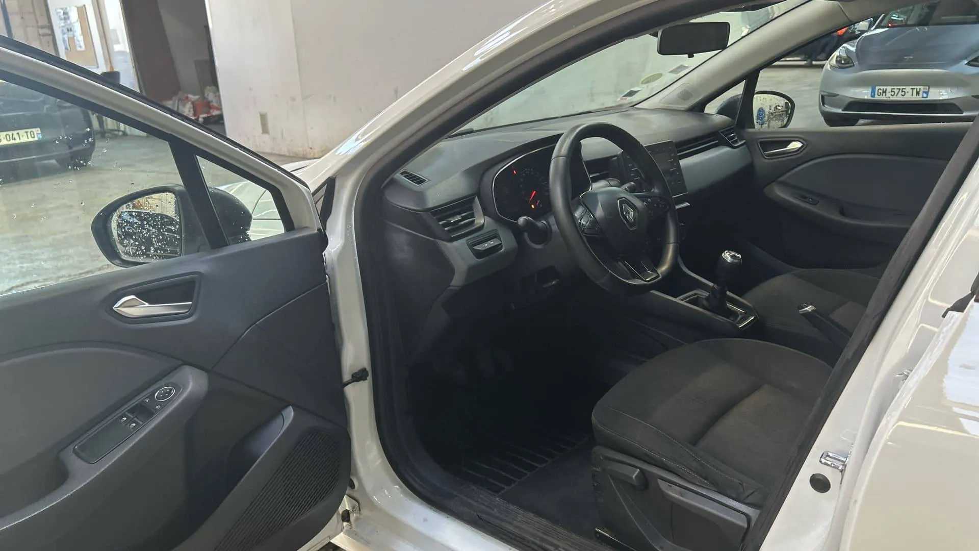 Acheter une renault CLIO SOCIETE BLUE DCI 85 d’occasion avec 86051km disponible immédiatement - photo 10