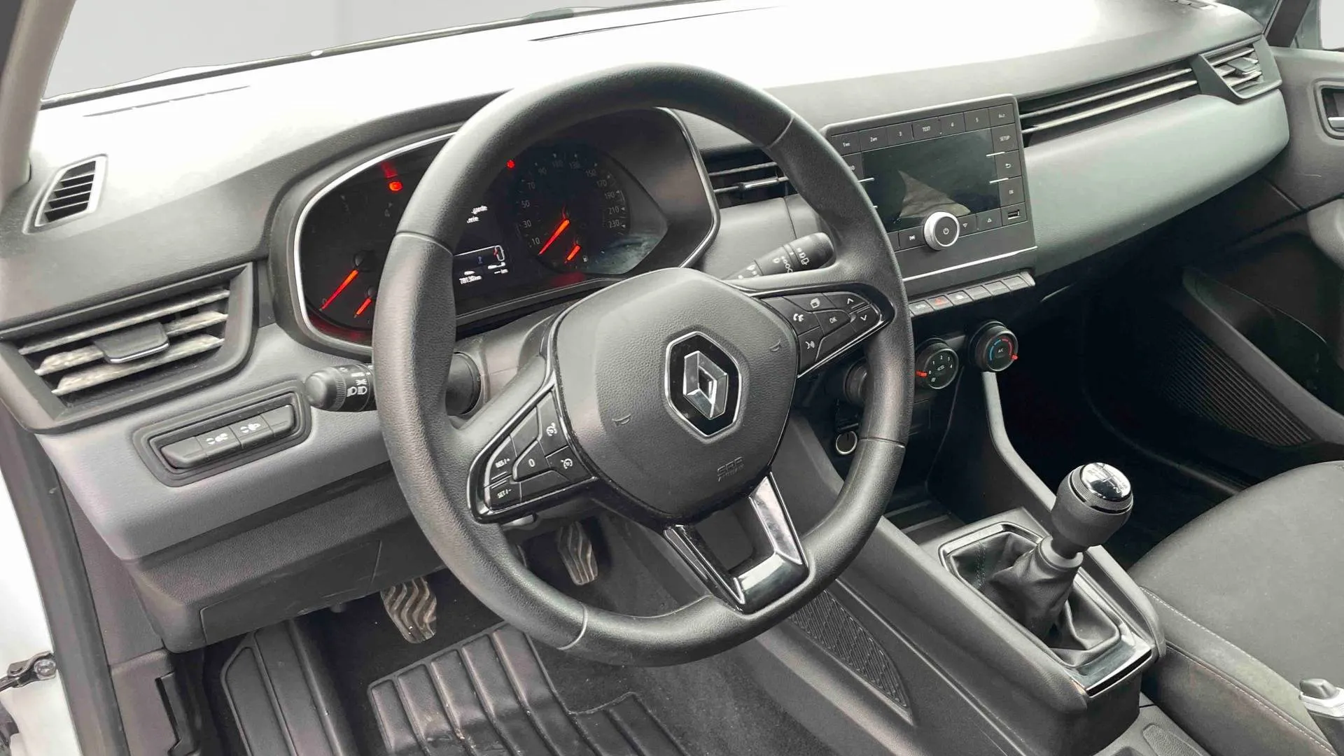 Acheter une renault CLIO SOCIETE BLUE DCI 85 d’occasion avec 77843km disponible immédiatement - photo 10