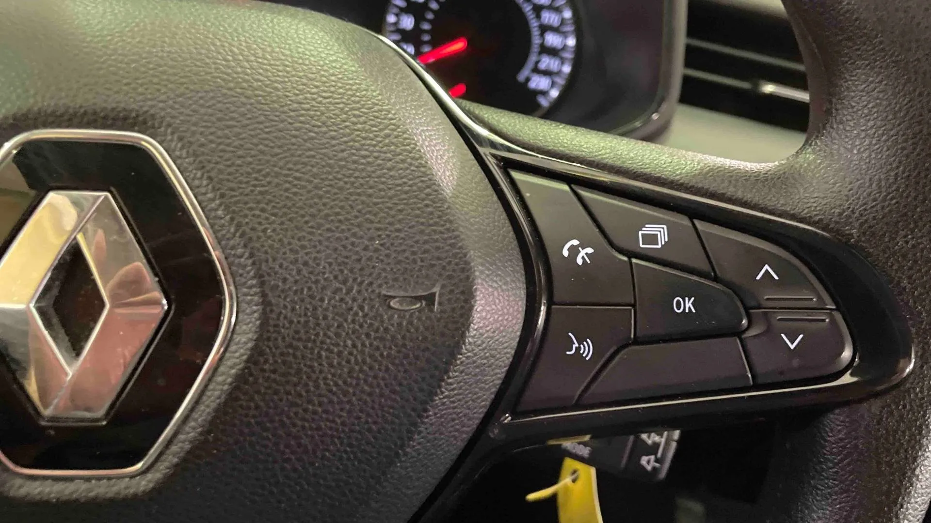 Acheter une renault CLIO SOCIETE BLUE DCI 100 - 21N d’occasion avec 85767km disponible immédiatement - photo 22