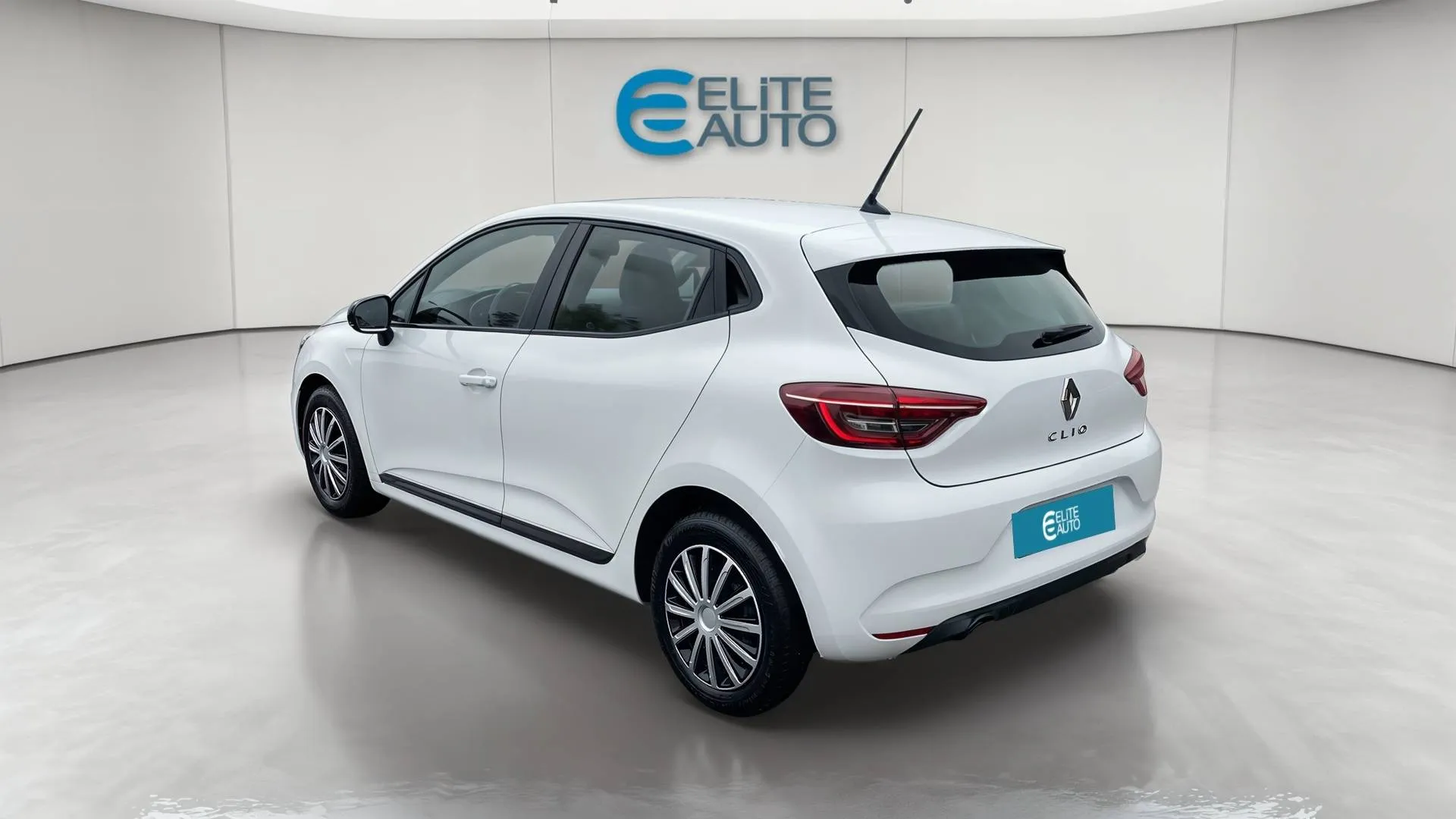 Acheter une renault CLIO SOCIETE BLUE DCI 85 d’occasion avec 77843km disponible immédiatement - photo 8