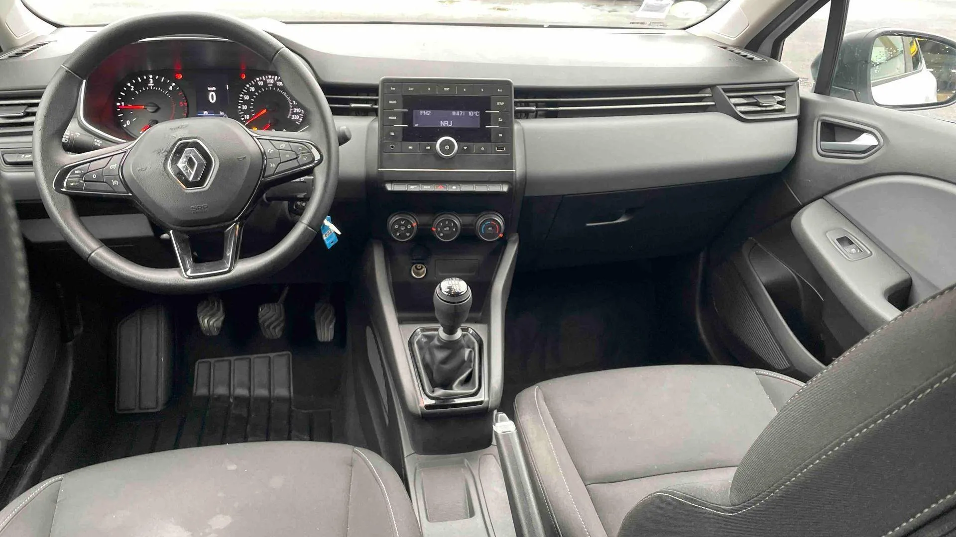 Acheter une renault CLIO SOCIETE BLUE DCI 85 d’occasion avec 77843km disponible immédiatement - photo 9