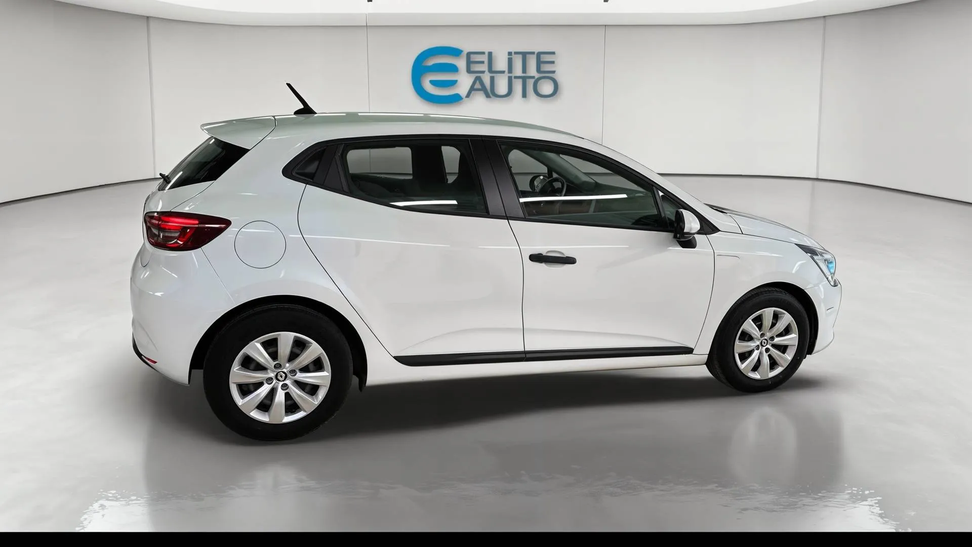 Acheter une renault CLIO SOCIETE BLUE DCI 85 d’occasion avec 94525km disponible immédiatement - photo 2