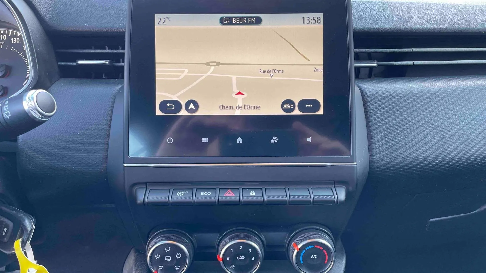 Acheter une renault CLIO SOCIETE BLUE DCI 85 d’occasion avec 91866km disponible immédiatement - photo 20