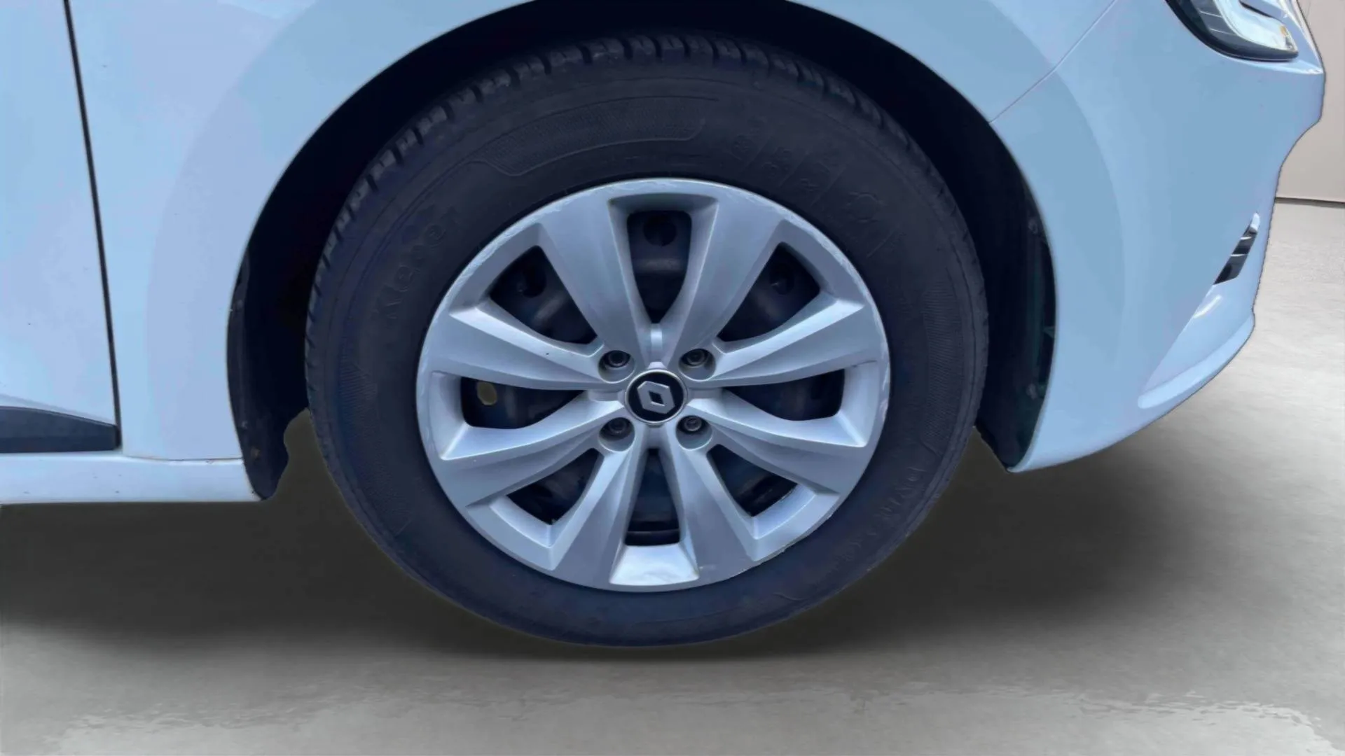 Acheter une renault CLIO SOCIETE BLUE DCI 85 d’occasion avec 94174km disponible immédiatement - photo 14
