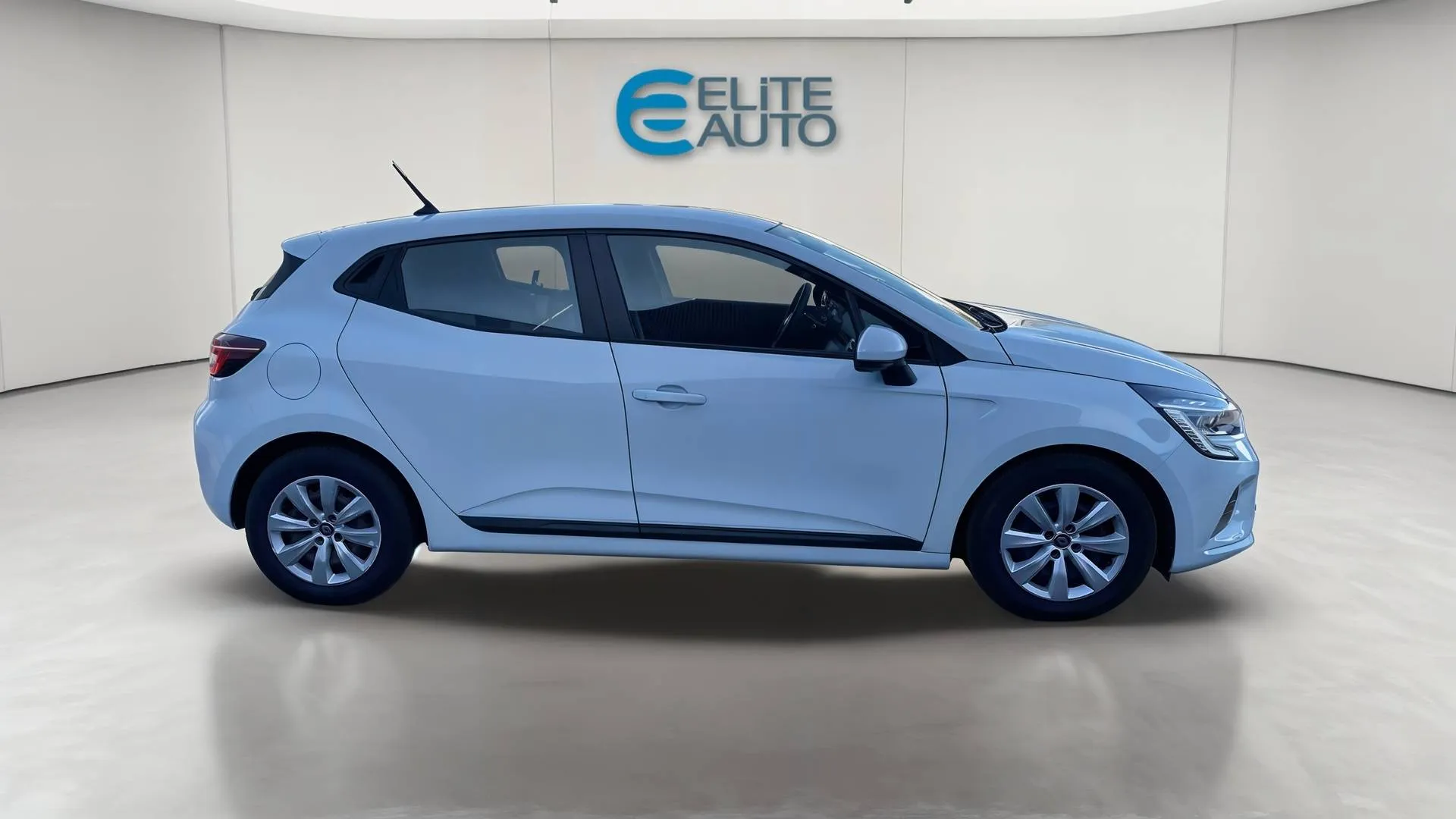 Acheter une renault CLIO SOCIETE BLUE DCI 85 d’occasion avec 91866km disponible immédiatement - photo 2