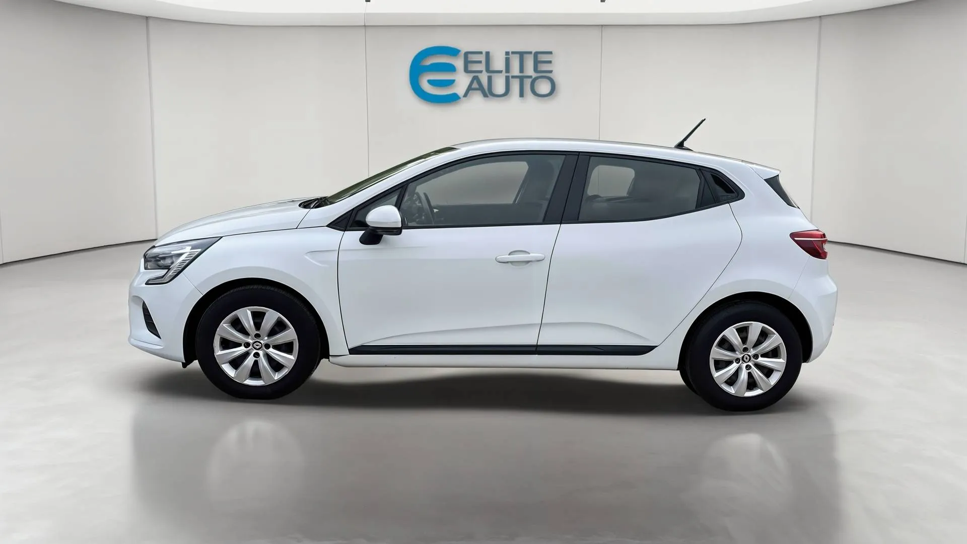 Acheter une renault CLIO SOCIETE BLUE DCI 85 d’occasion avec 82044km disponible immédiatement - photo 4