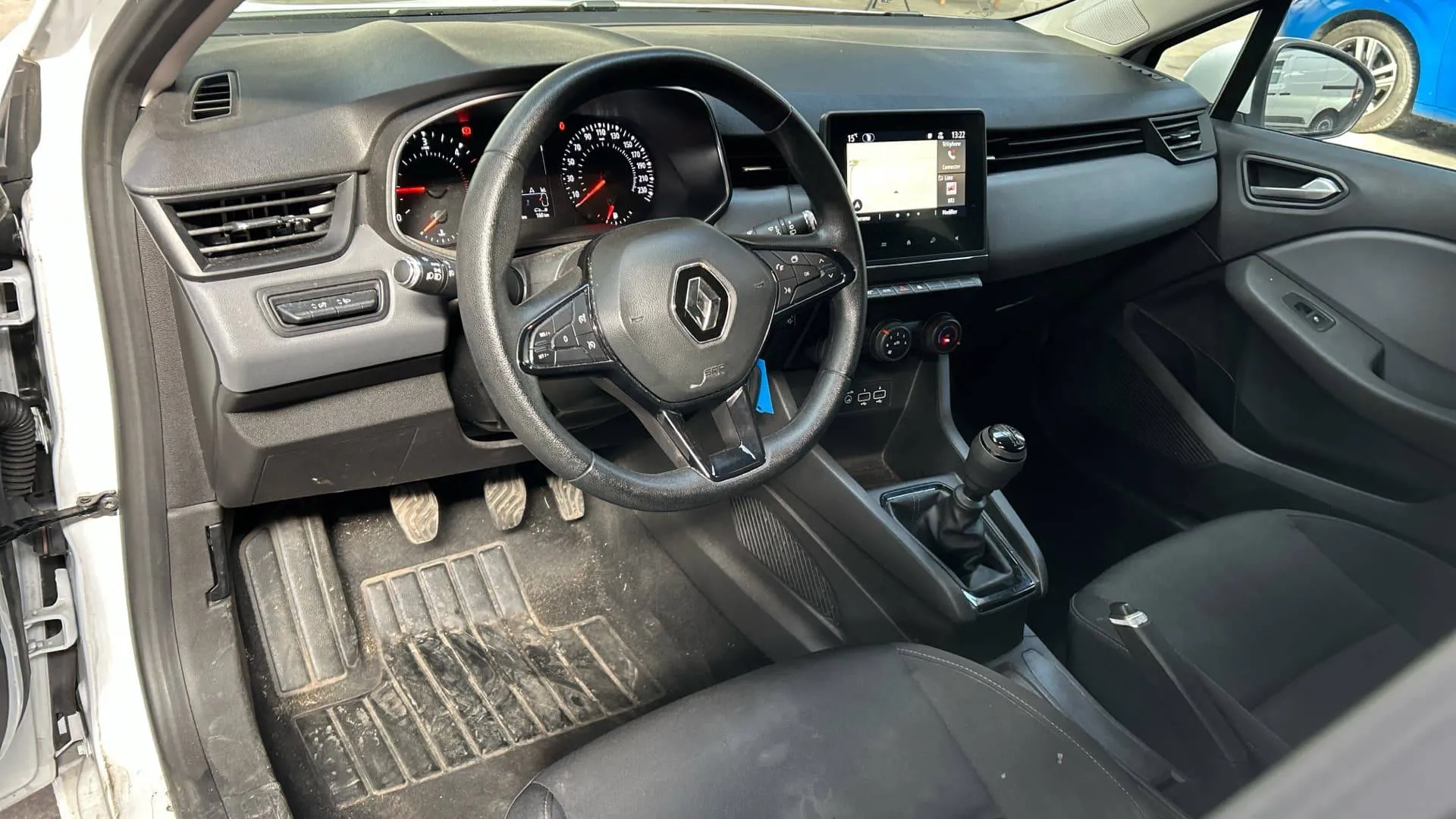 Acheter une renault CLIO SOCIETE BLUE DCI 85 d’occasion avec 74485km disponible immédiatement - photo 14