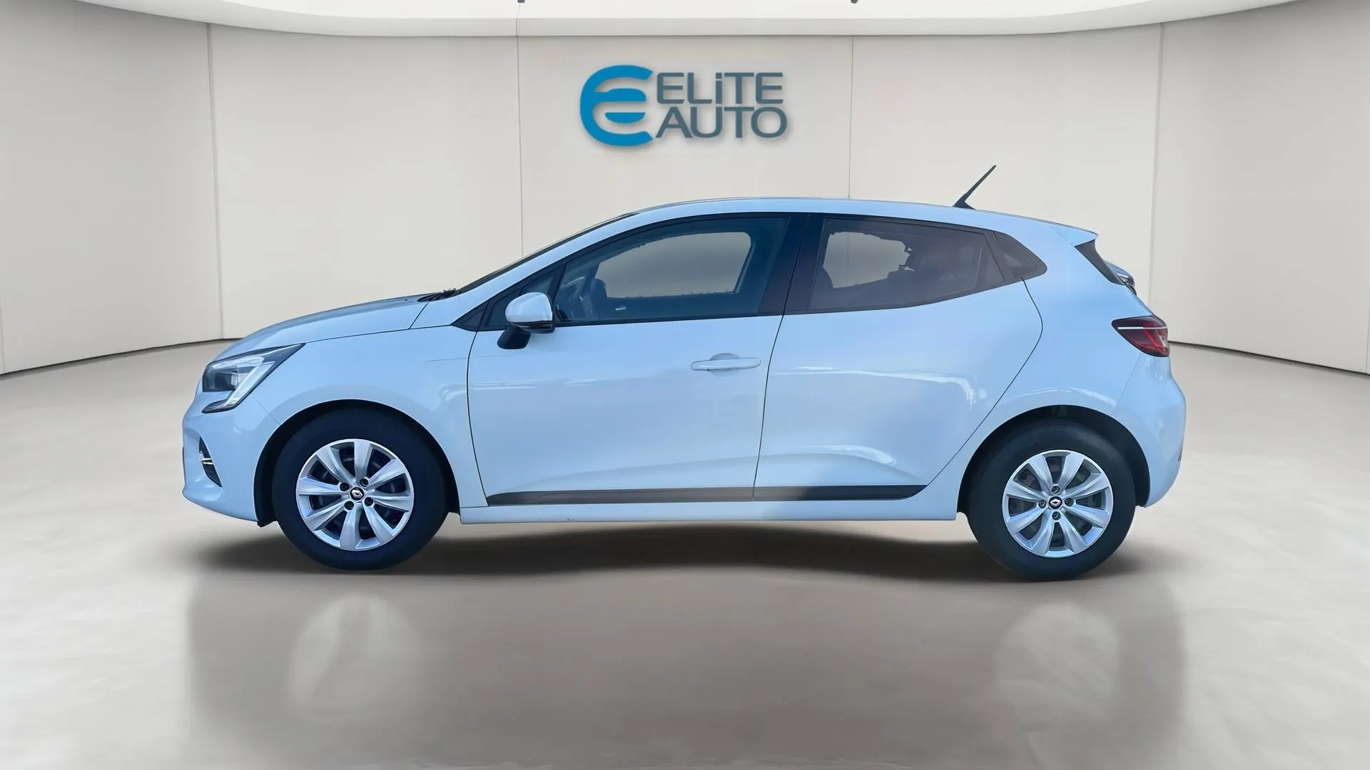 Acheter une renault CLIO SOCIETE BLUE DCI 85 d’occasion avec 94174km disponible immédiatement - photo 4