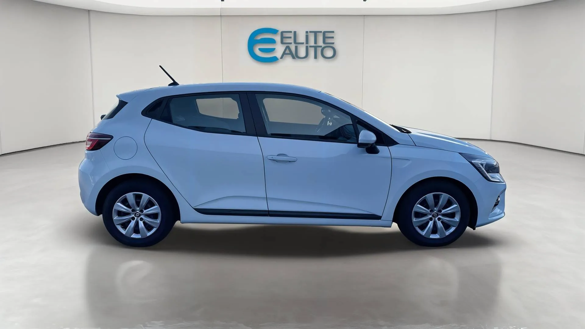 Acheter une renault CLIO SOCIETE BLUE DCI 85 d’occasion avec 94174km disponible immédiatement - photo 2