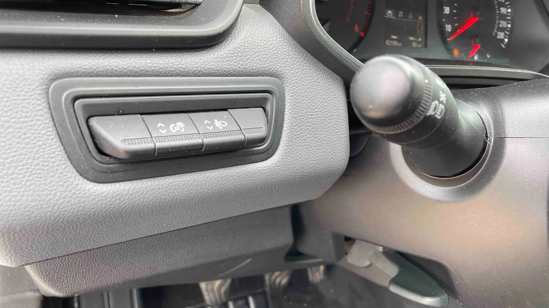 Acheter une renault CLIO SOCIETE BLUE DCI 85 d’occasion avec 82044km disponible immédiatement - photo 17