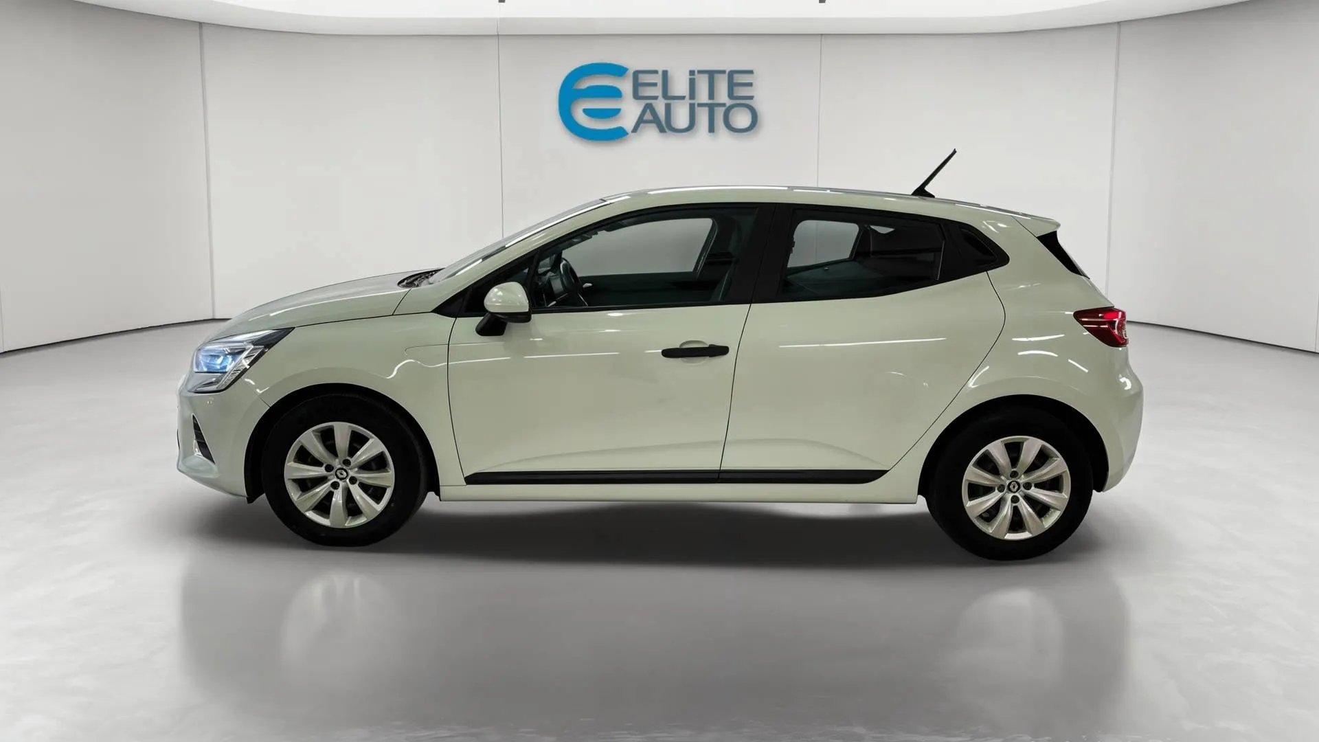 Acheter une renault CLIO SOCIETE BLUE DCI 85 d’occasion avec 94525km disponible immédiatement - photo 4