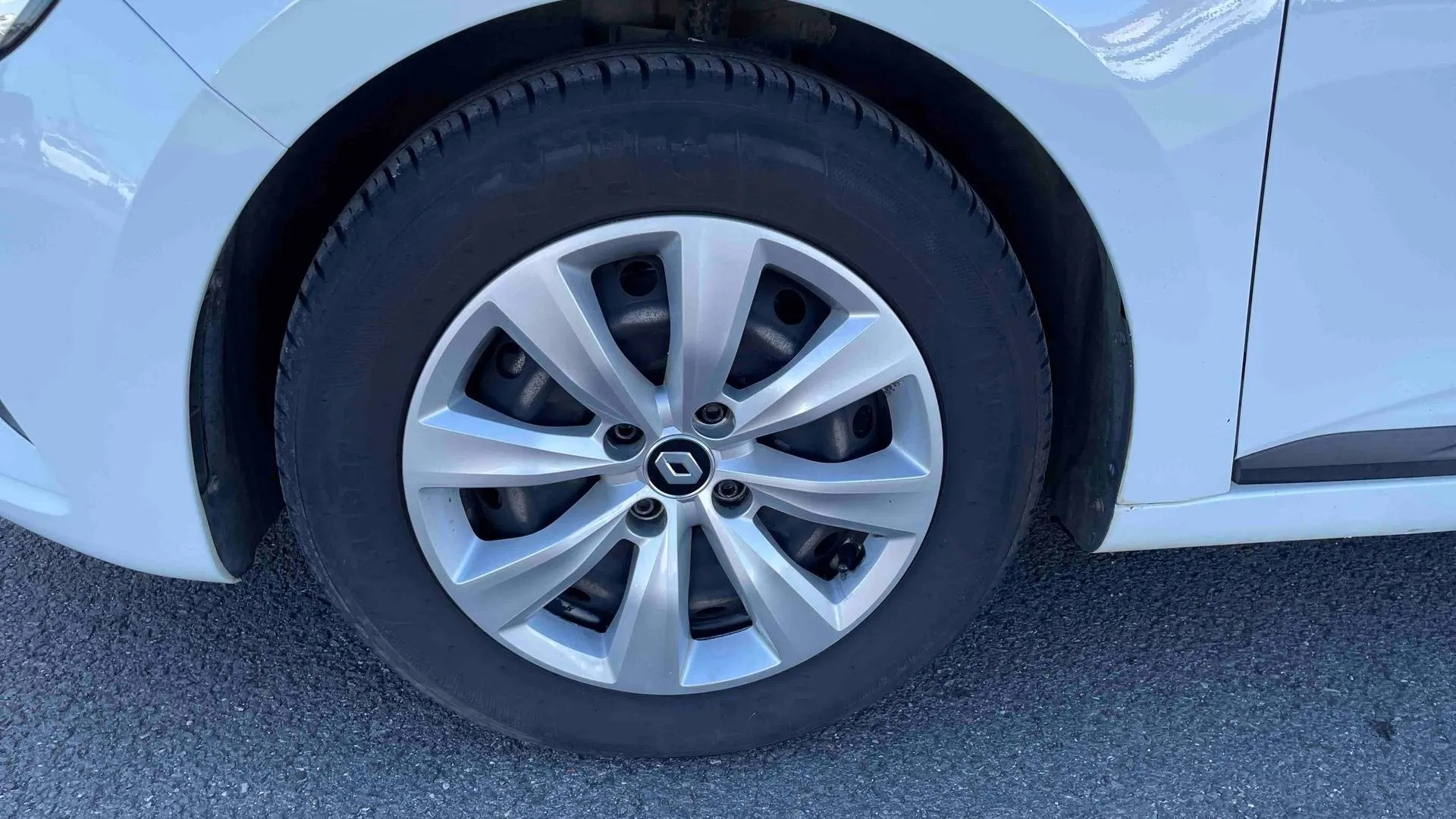 Acheter une renault CLIO SOCIETE BLUE DCI 85 d’occasion avec 94174km disponible immédiatement - photo 27
