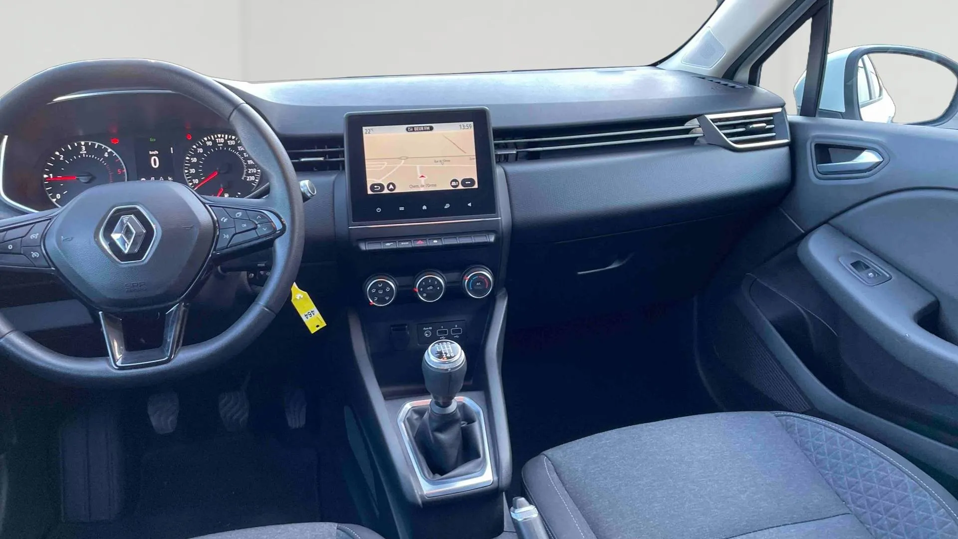 Acheter une renault CLIO SOCIETE BLUE DCI 85 d’occasion avec 91866km disponible immédiatement - photo 9