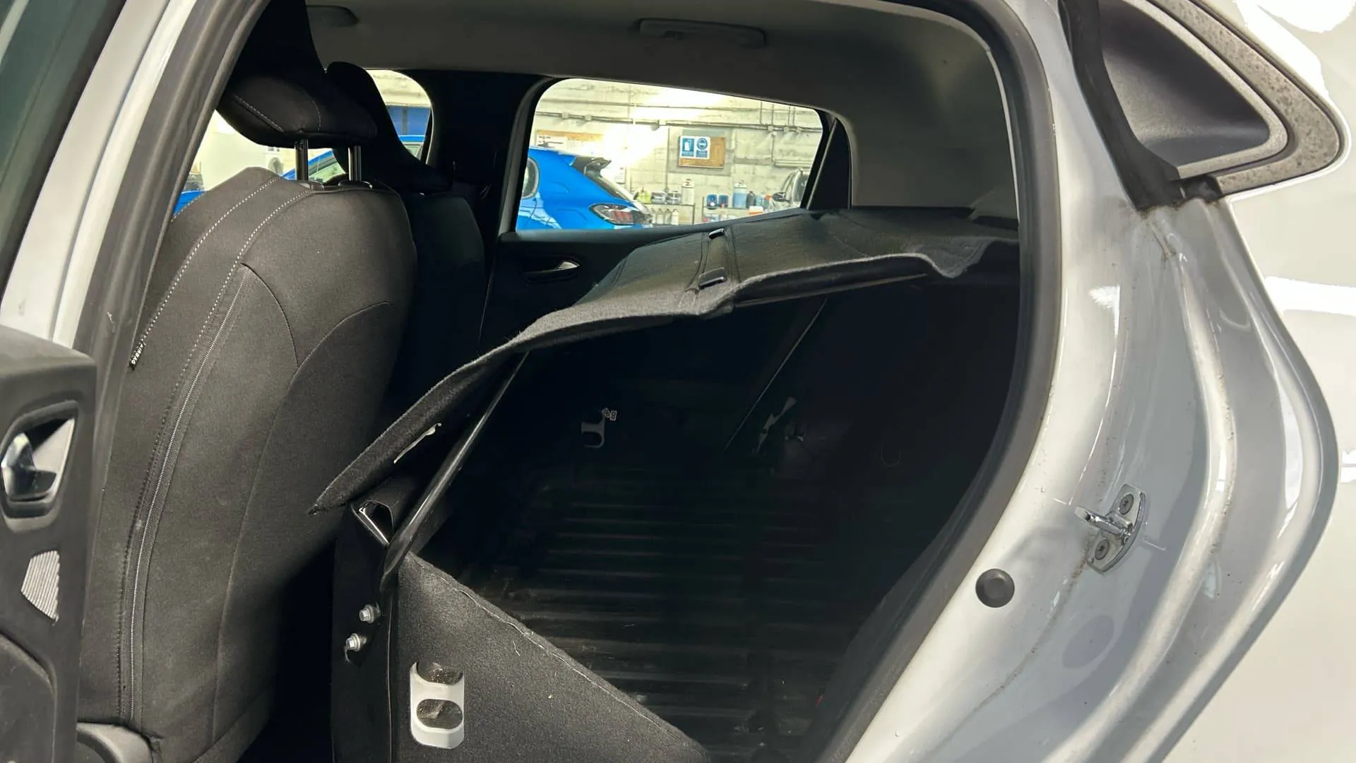 Acheter une renault CLIO SOCIETE BLUE DCI 85 d’occasion avec 74485km disponible immédiatement - photo 11