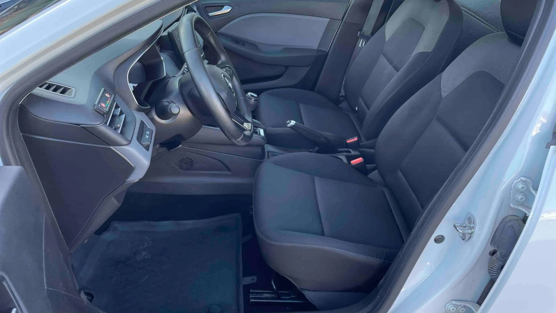 Acheter une renault CLIO SOCIETE BLUE DCI 85 d’occasion avec 46836km disponible immédiatement - photo 11