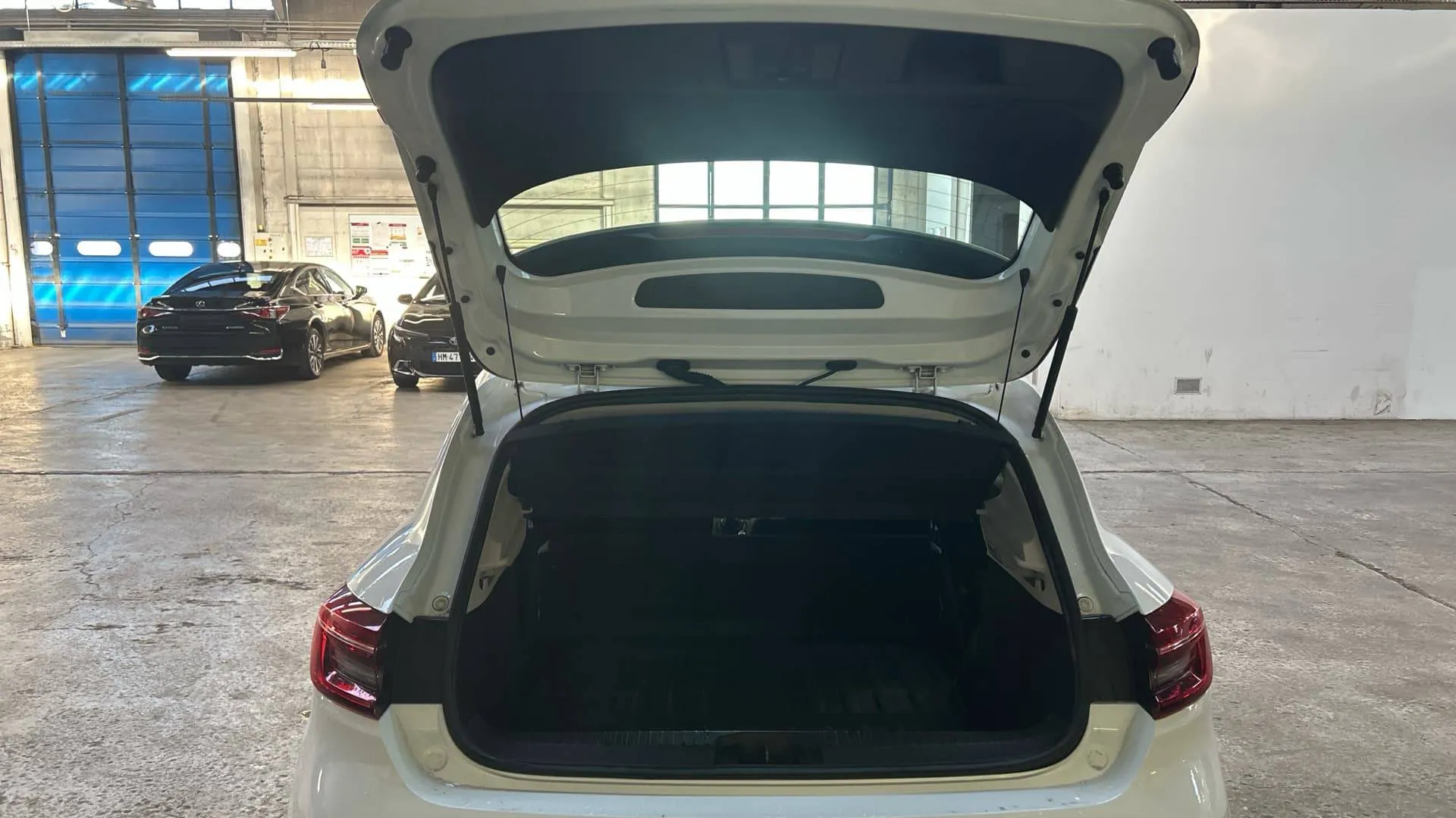 Acheter une renault CLIO SOCIETE BLUE DCI 85 d’occasion avec 86051km disponible immédiatement - photo 12