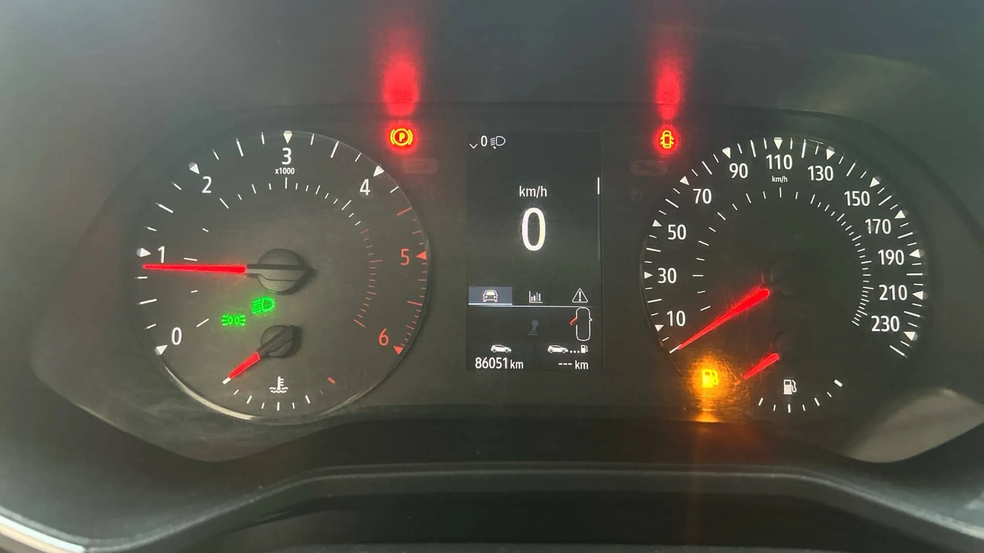 Acheter une renault CLIO SOCIETE BLUE DCI 85 d’occasion avec 86051km disponible immédiatement - photo 15