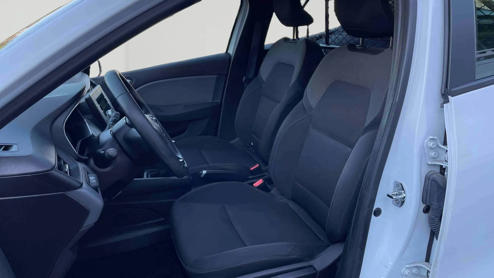Acheter une renault CLIO SOCIETE BLUE DCI 85 d’occasion avec 57383km disponible immédiatement - photo 11