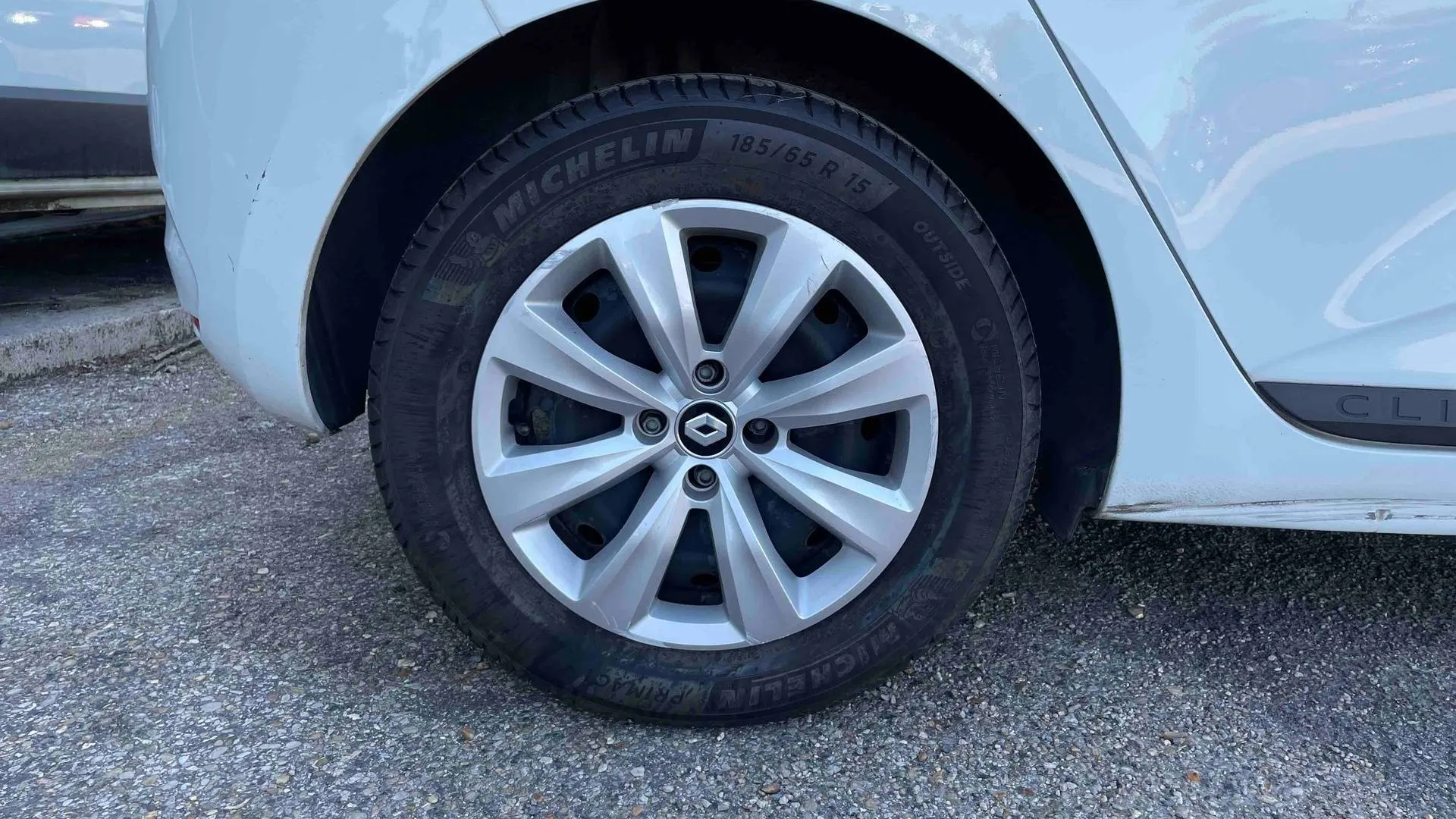 Acheter une renault CLIO SOCIETE BLUE DCI 85 d’occasion avec 57383km disponible immédiatement - photo 20